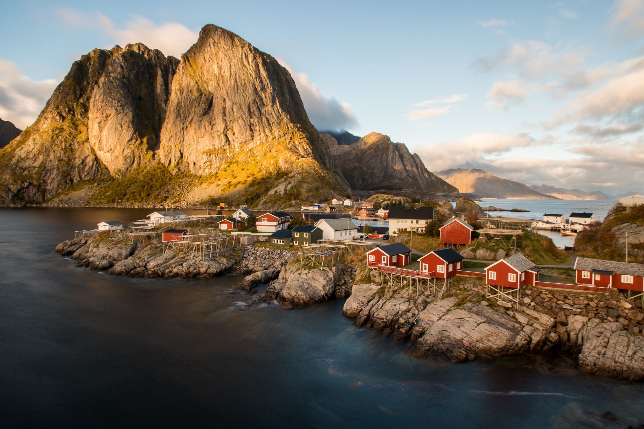 Wallpapers landscapes rock Lofoten on the desktop