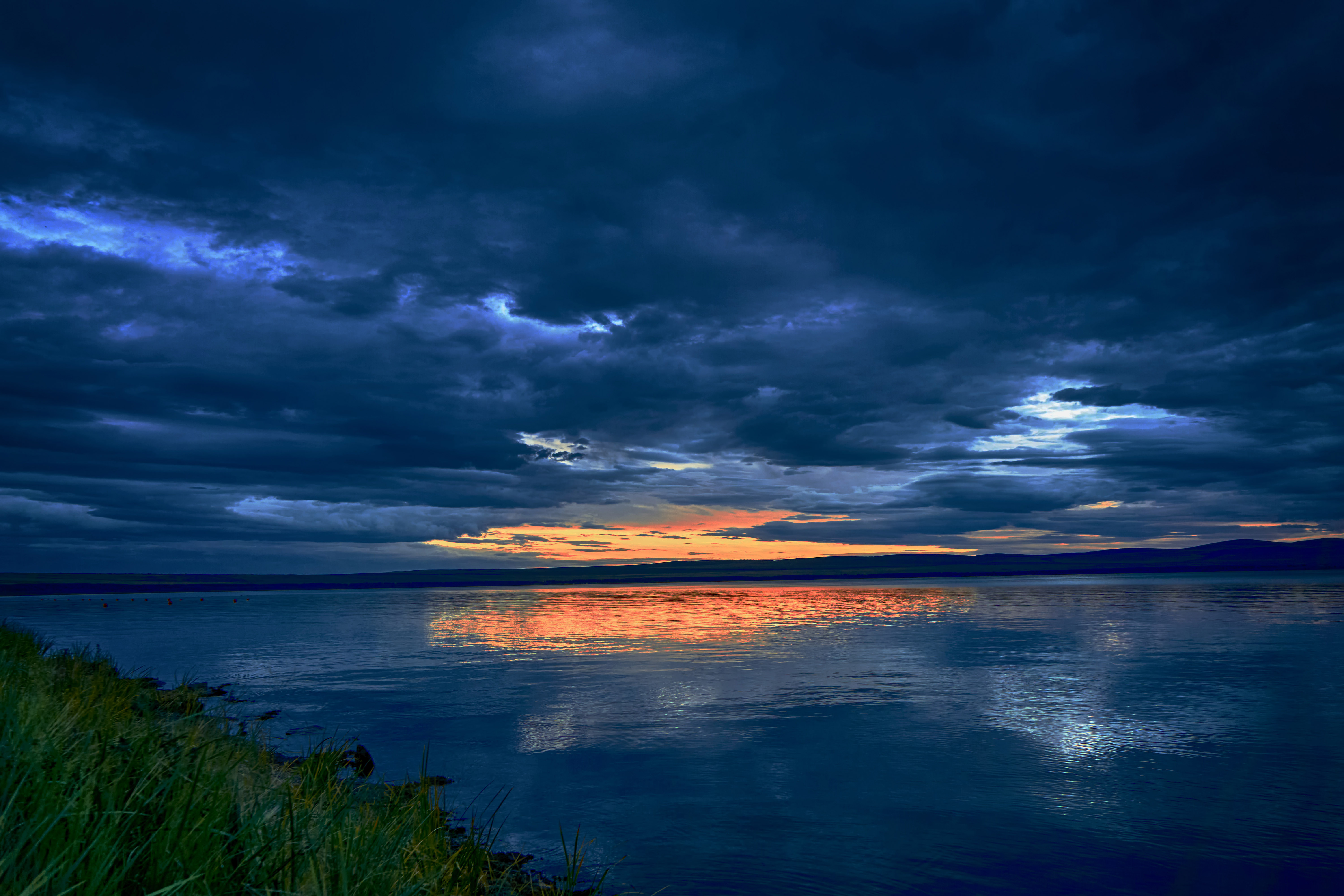 Free photo Morning at Lake Shira