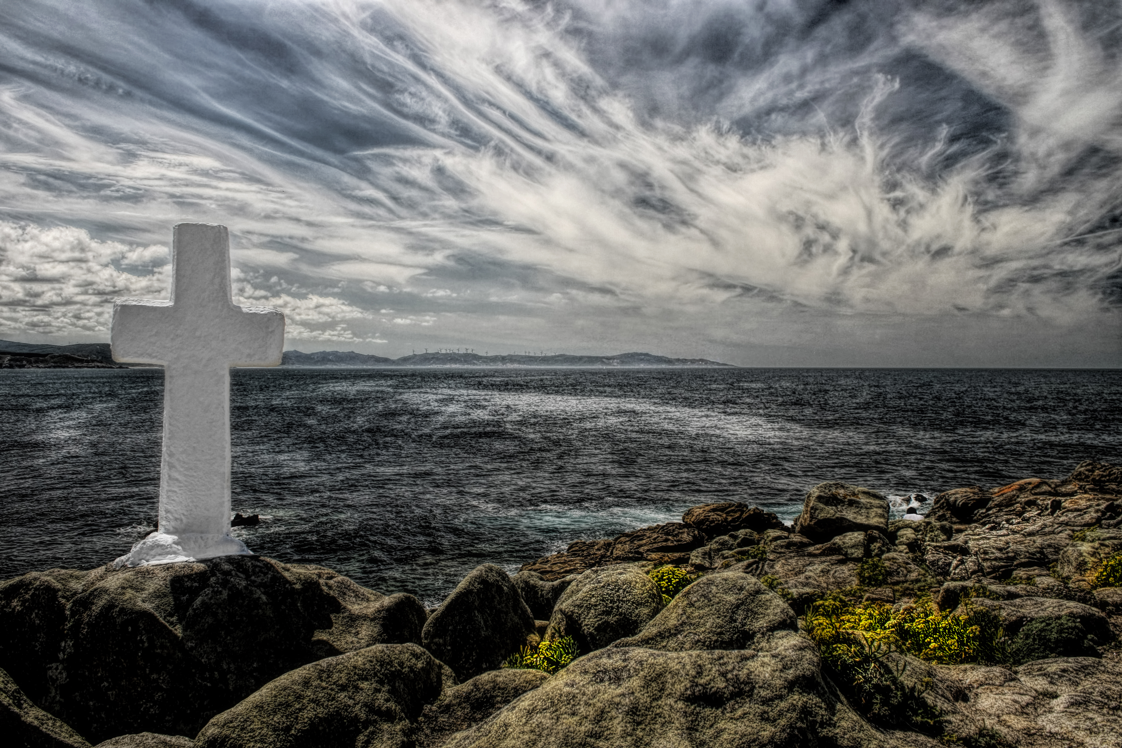 A cross by the sea