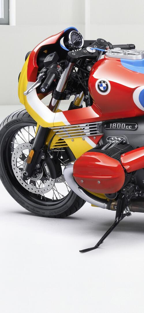 Бесплатное фото Мотоцикл BMW 1.8 CSL Art Bike