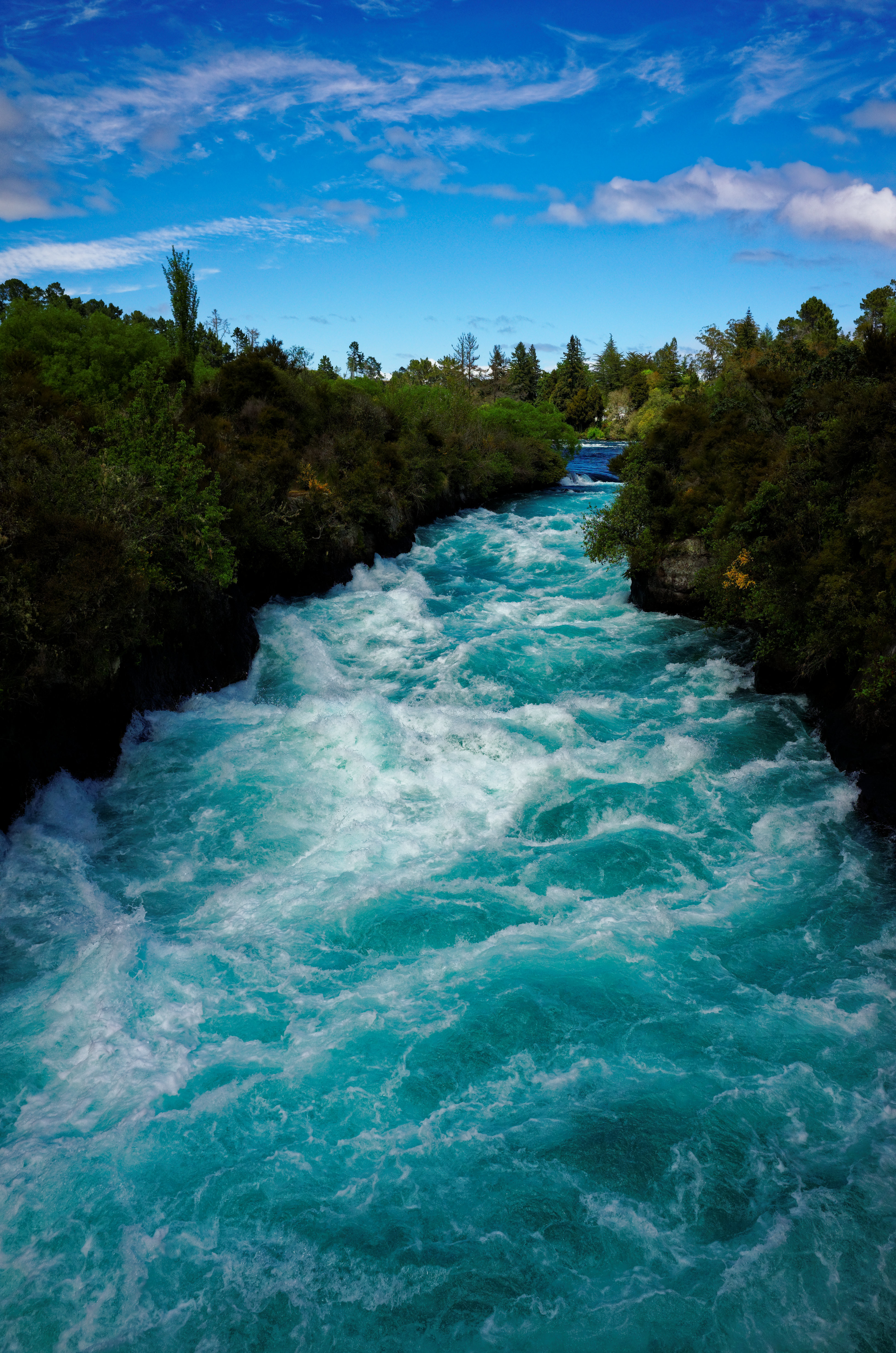 Free photo Strong river flow in the gorge