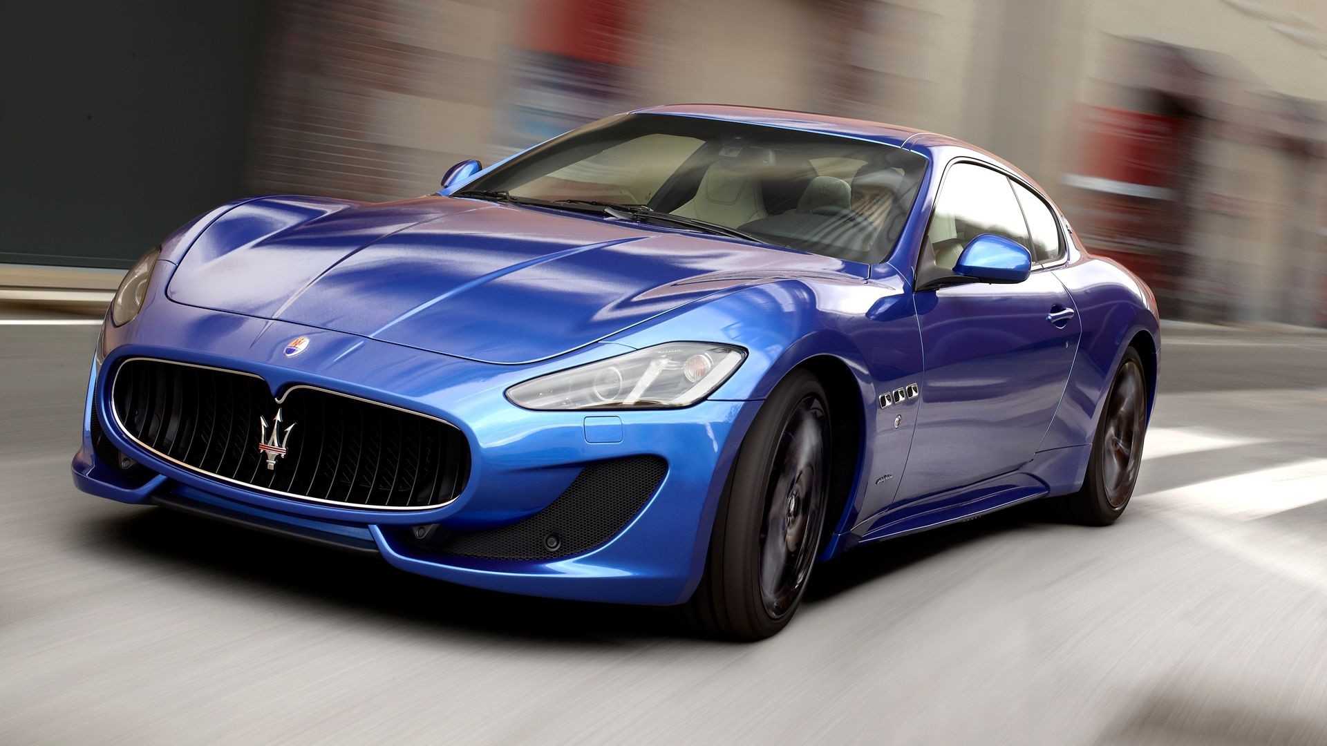 Free photo Maserati Granturismo blue