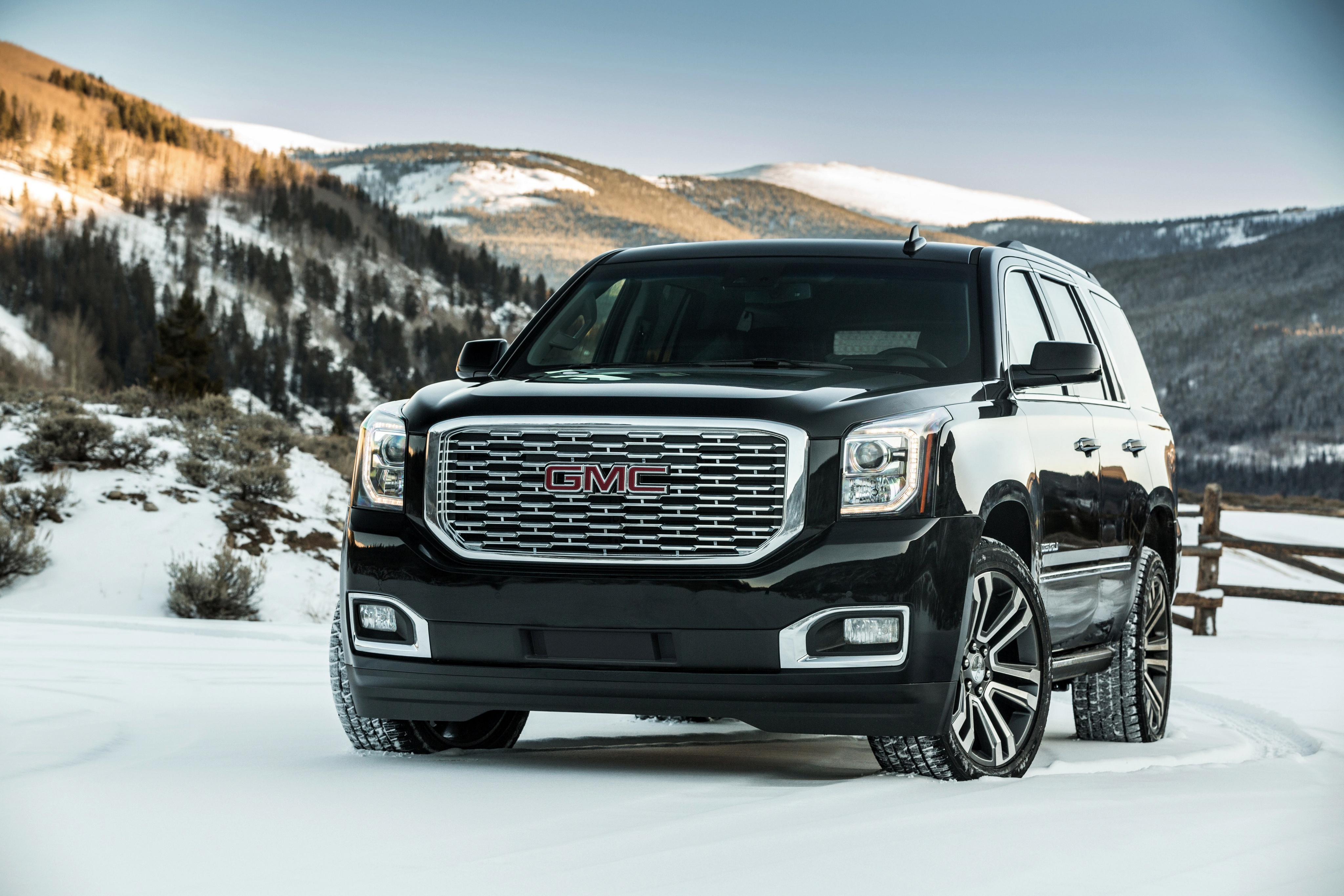 Обои обои gmc yukon черная машина джип на рабочий стол