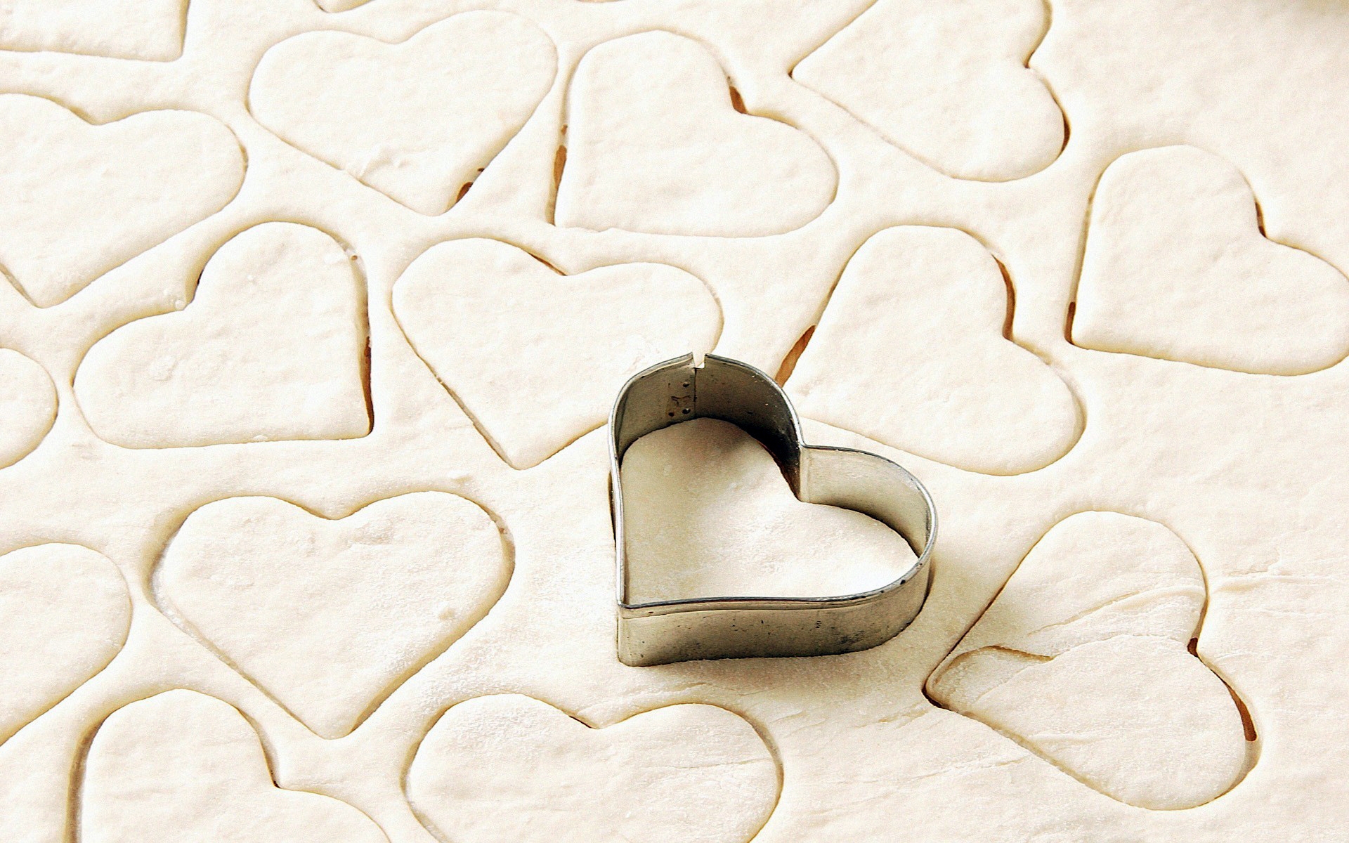 Iron heart-shaped mold for dough