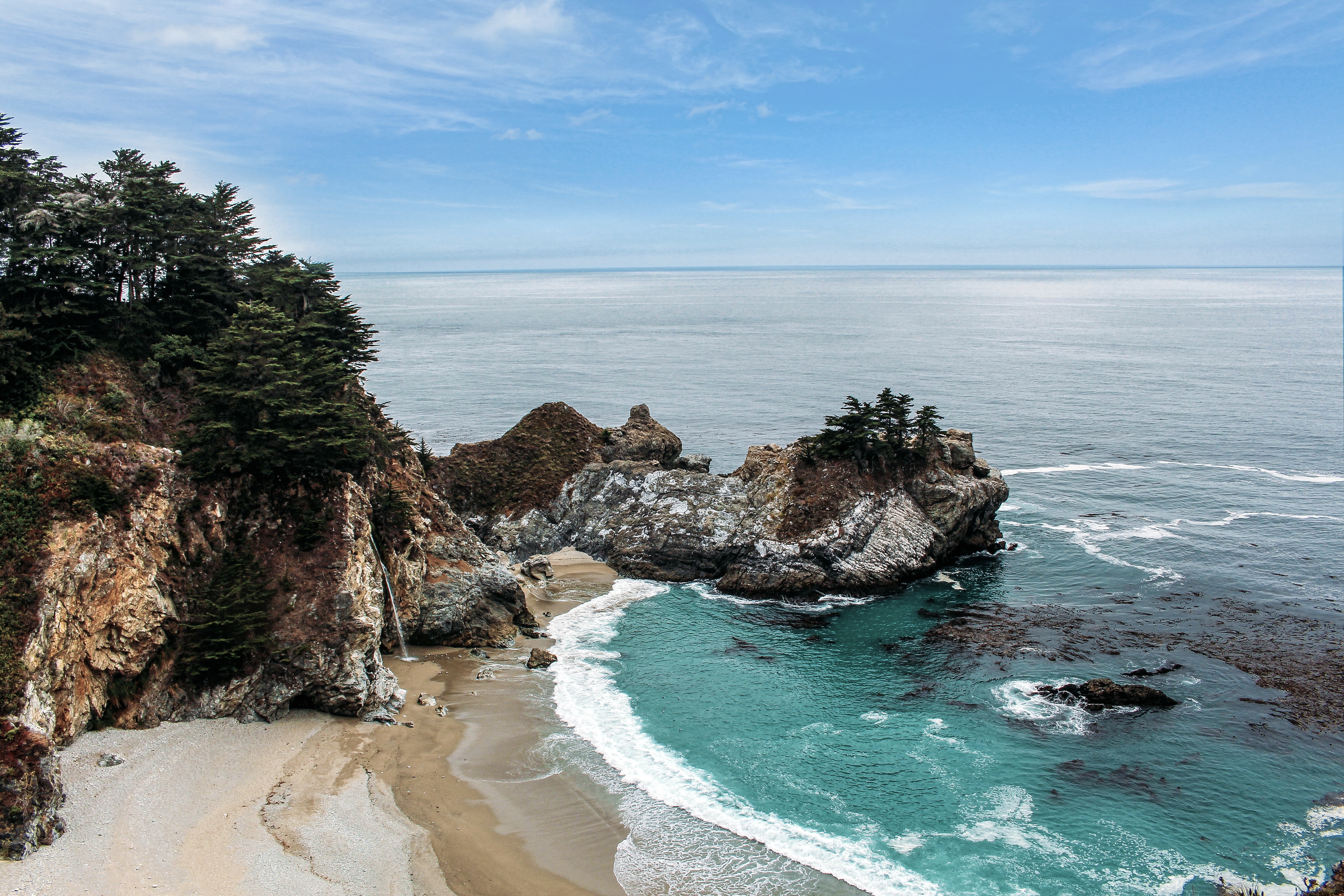 Free photo Wild beach view from above