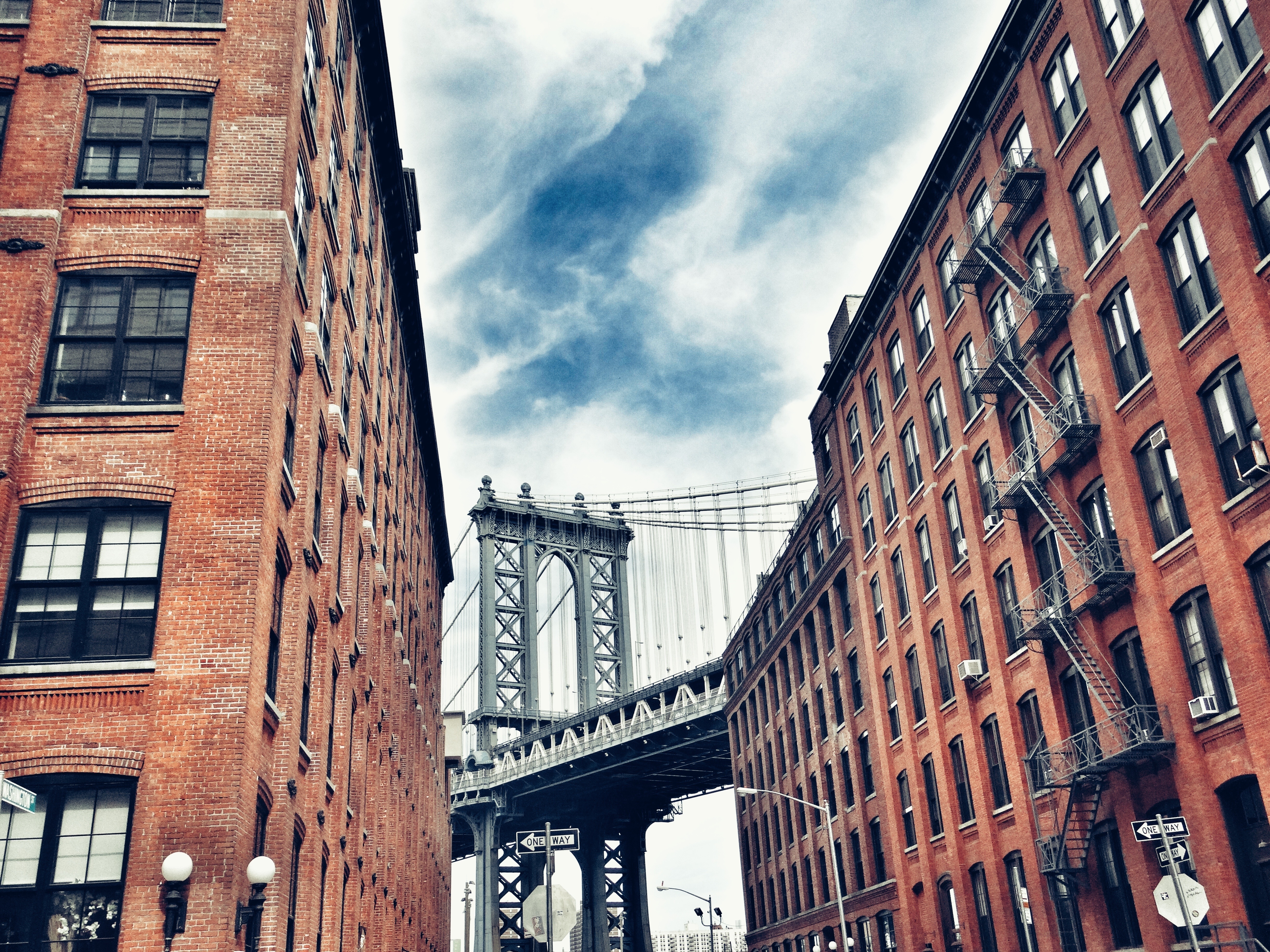 桌面上的壁纸桥牌 城市 街道