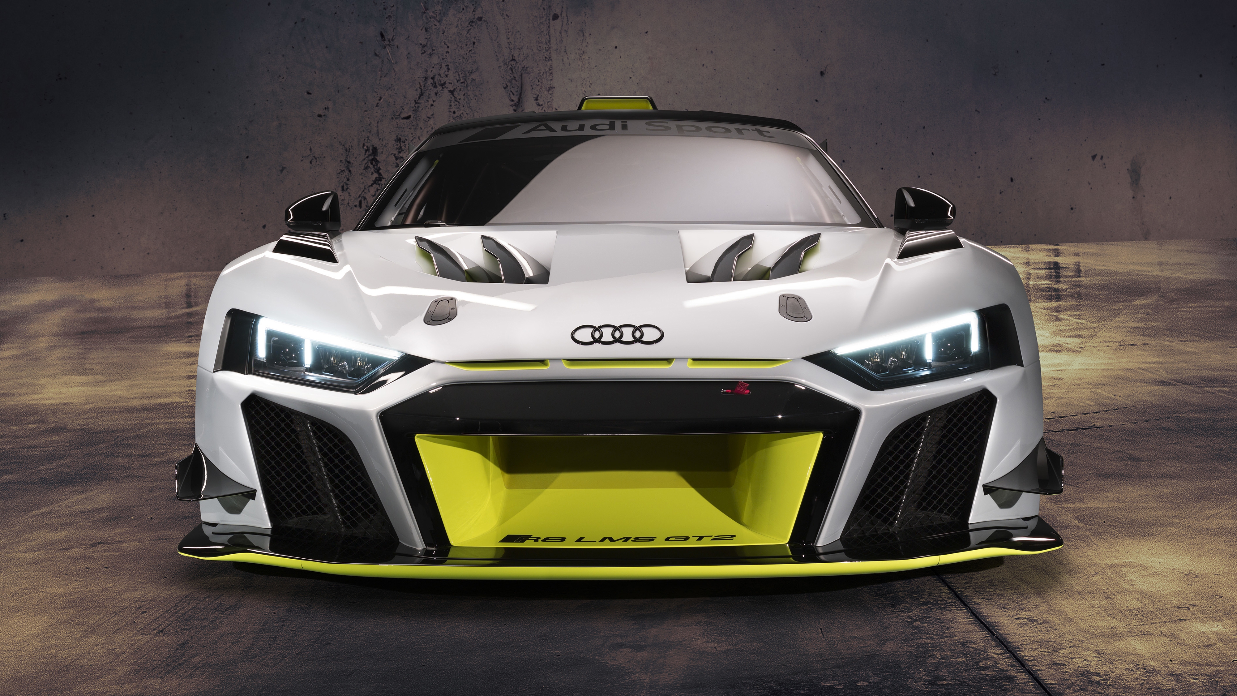 免费照片奥迪 R8 LMS GT2 前视图