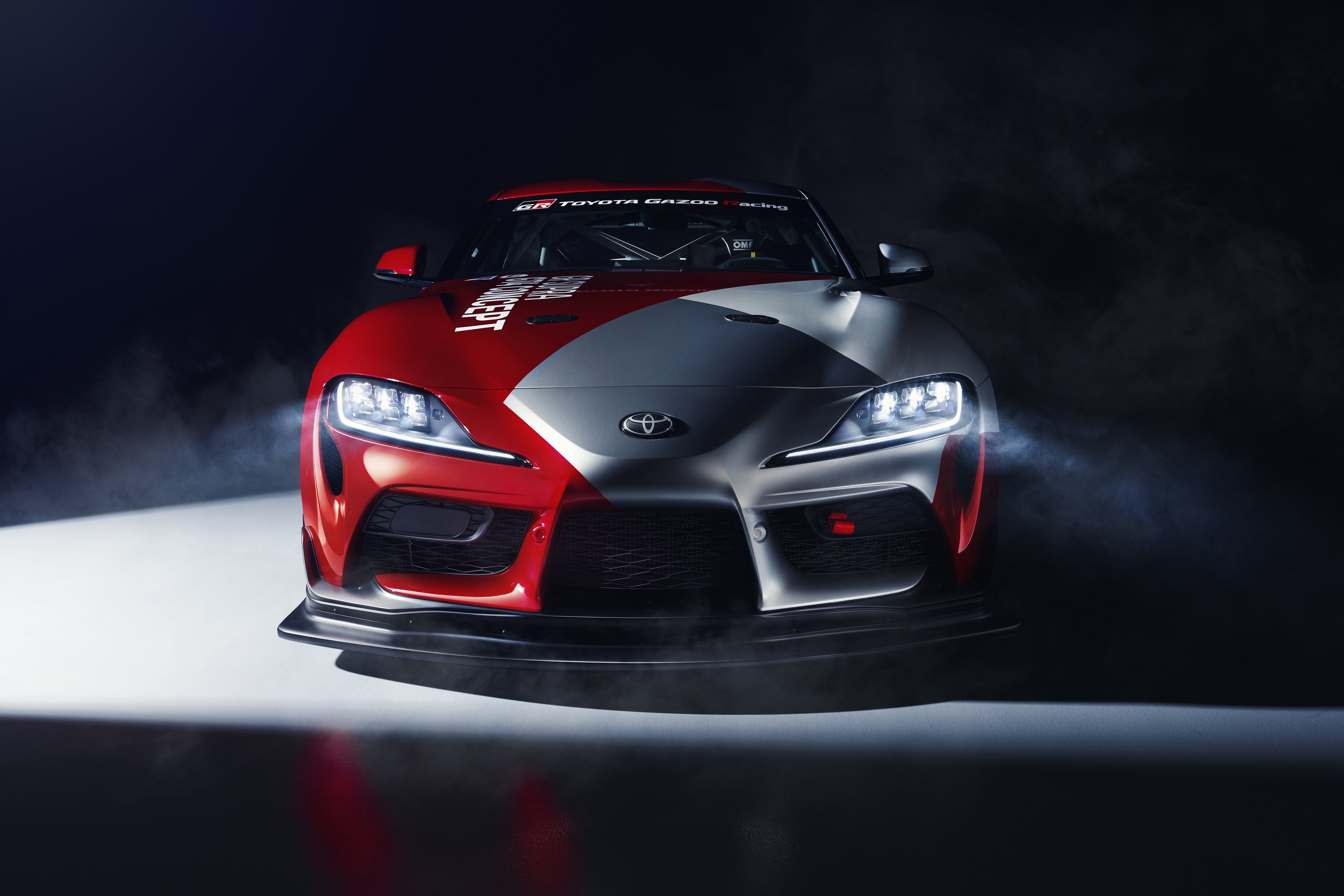 Бесплатное фото Toyota Gr Supra Gt4 красного цвета