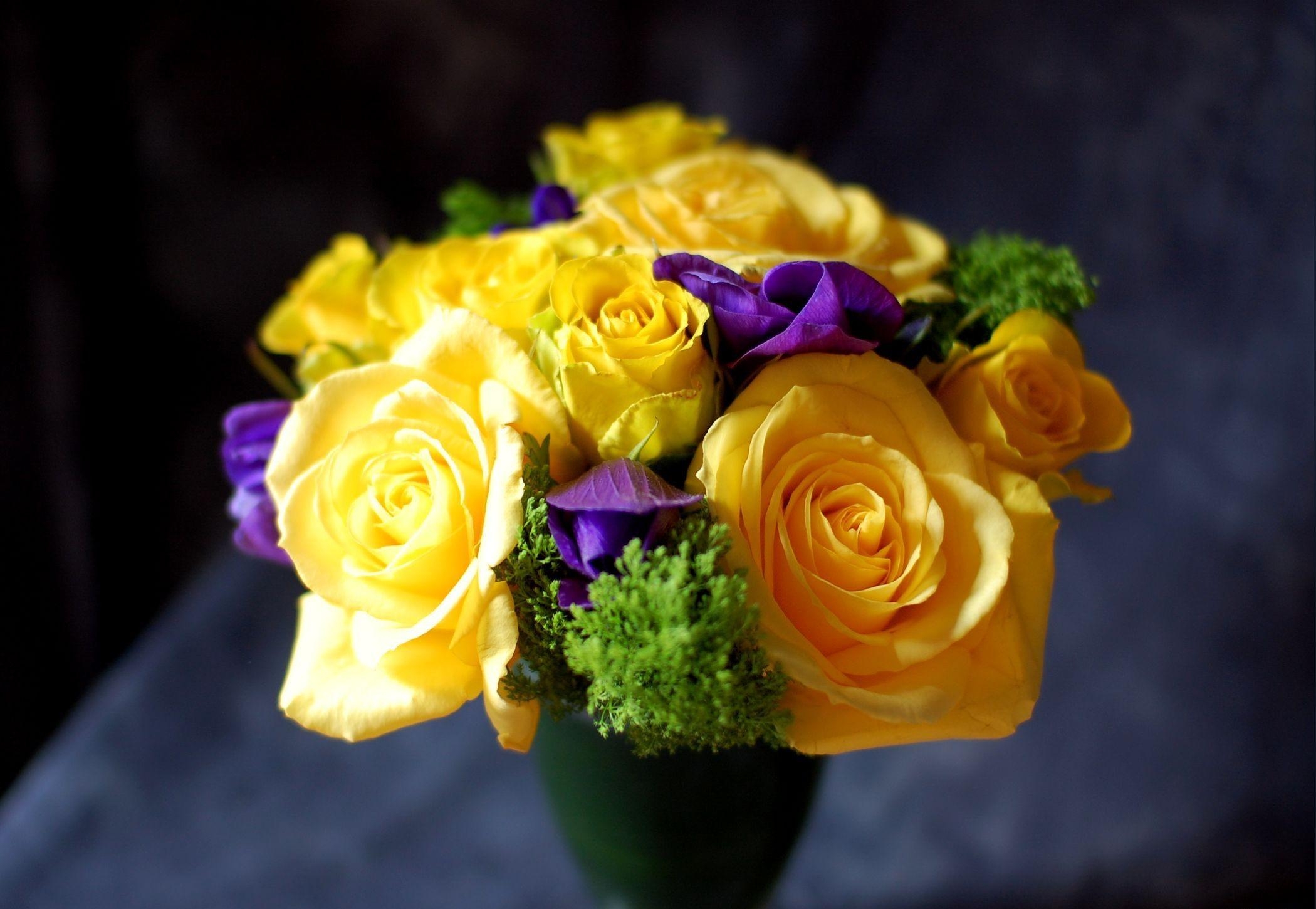 A beautiful bouquet of yellow roses