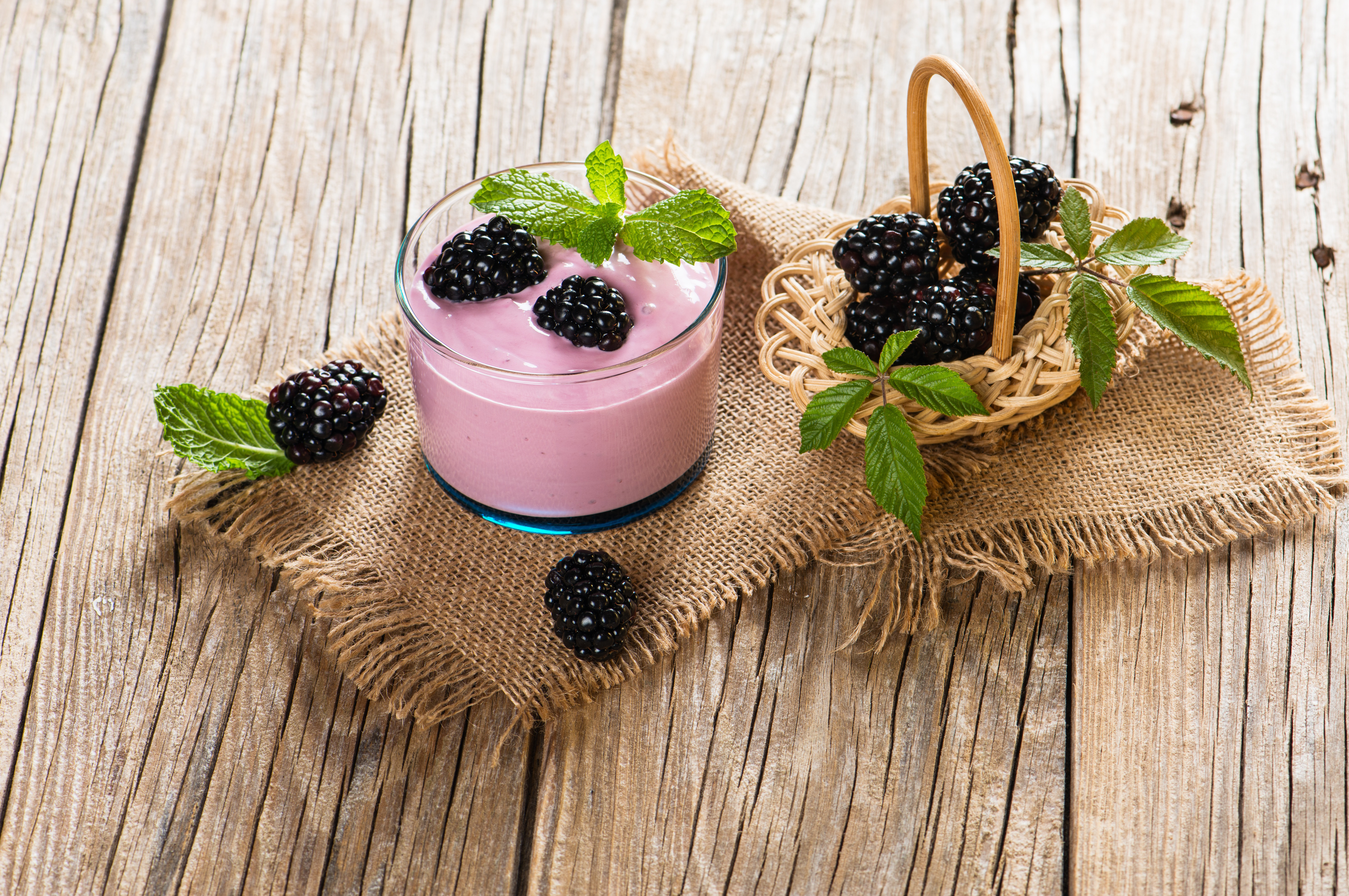 蓝莓酸奶-