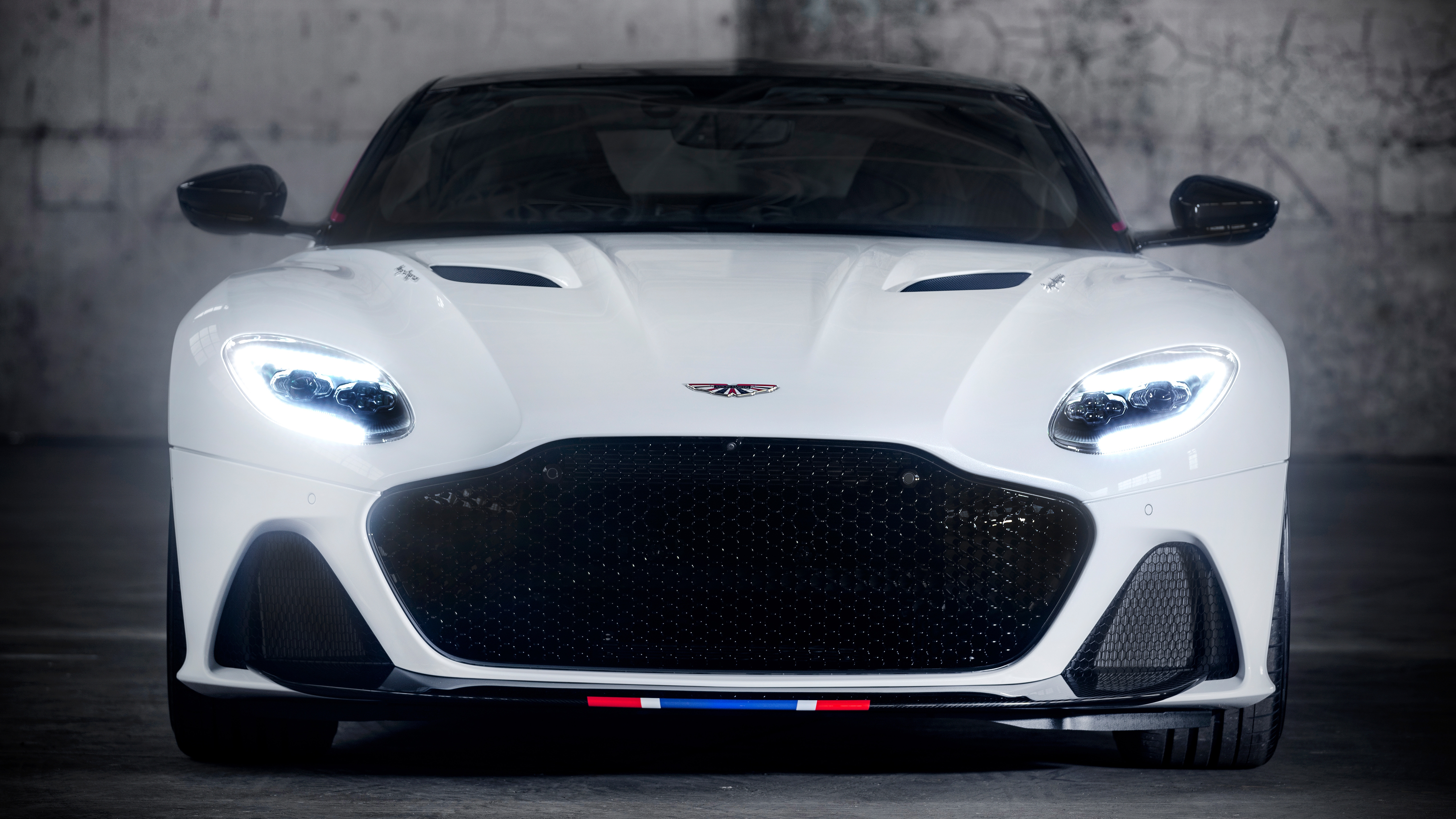 Обои aston martin dbs superleggera concorde edition спортивные автомобили машины на рабочий стол