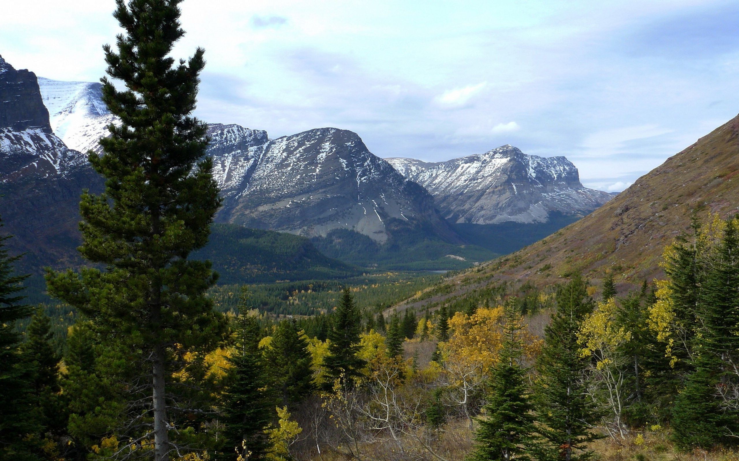 桌面上的壁纸景观 群山 自然