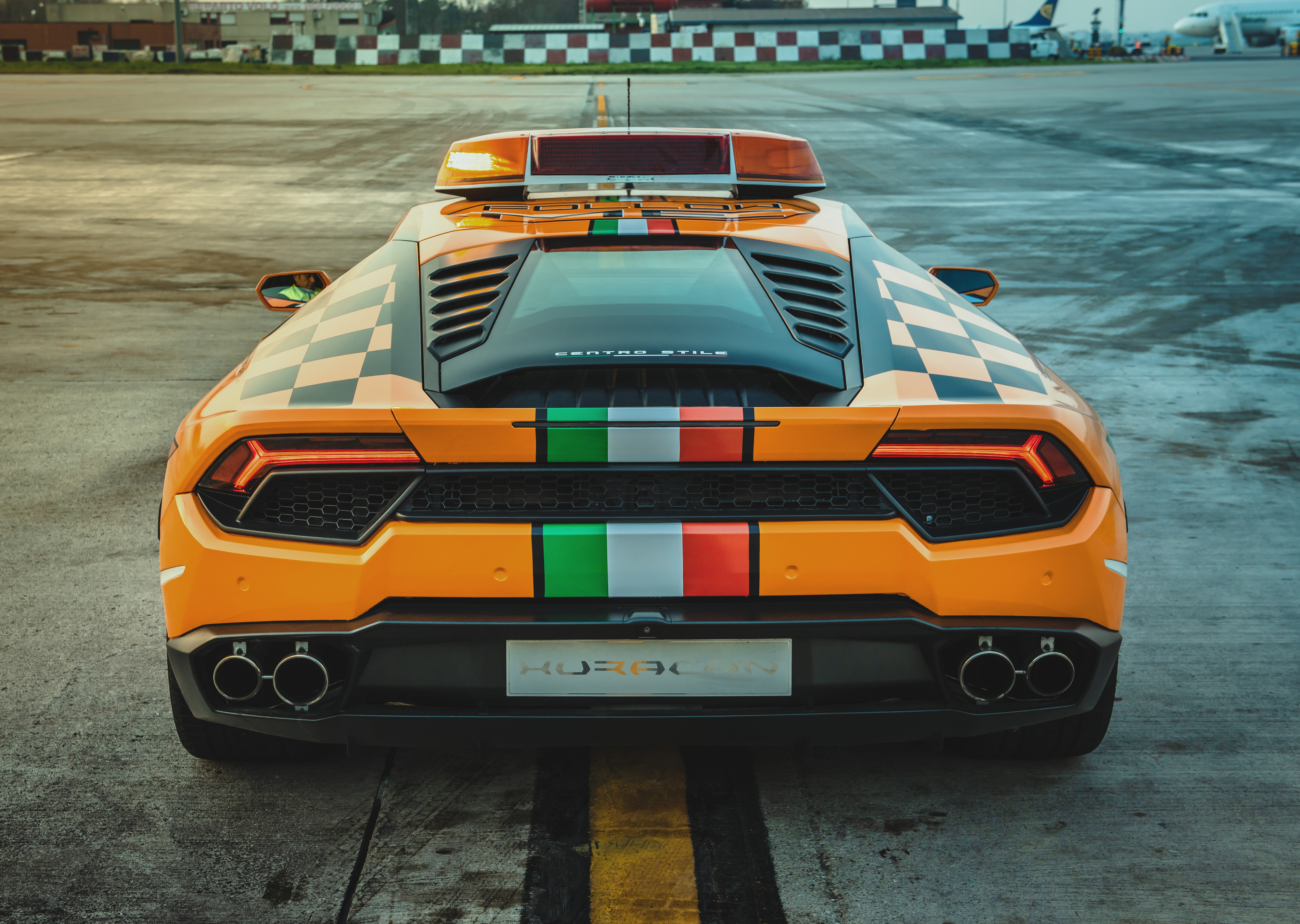 Wallpapers cars Lamborghini Huracan view from behind on the desktop