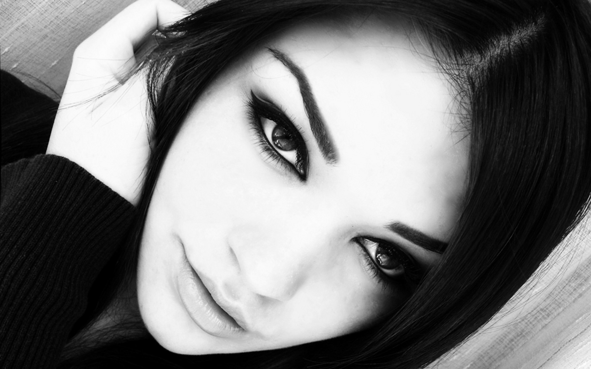 Обои женщина улыбка белый на рабочий стол