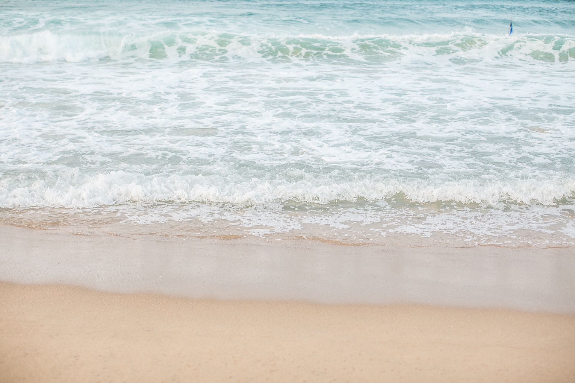 Free photo Gentle sea waves