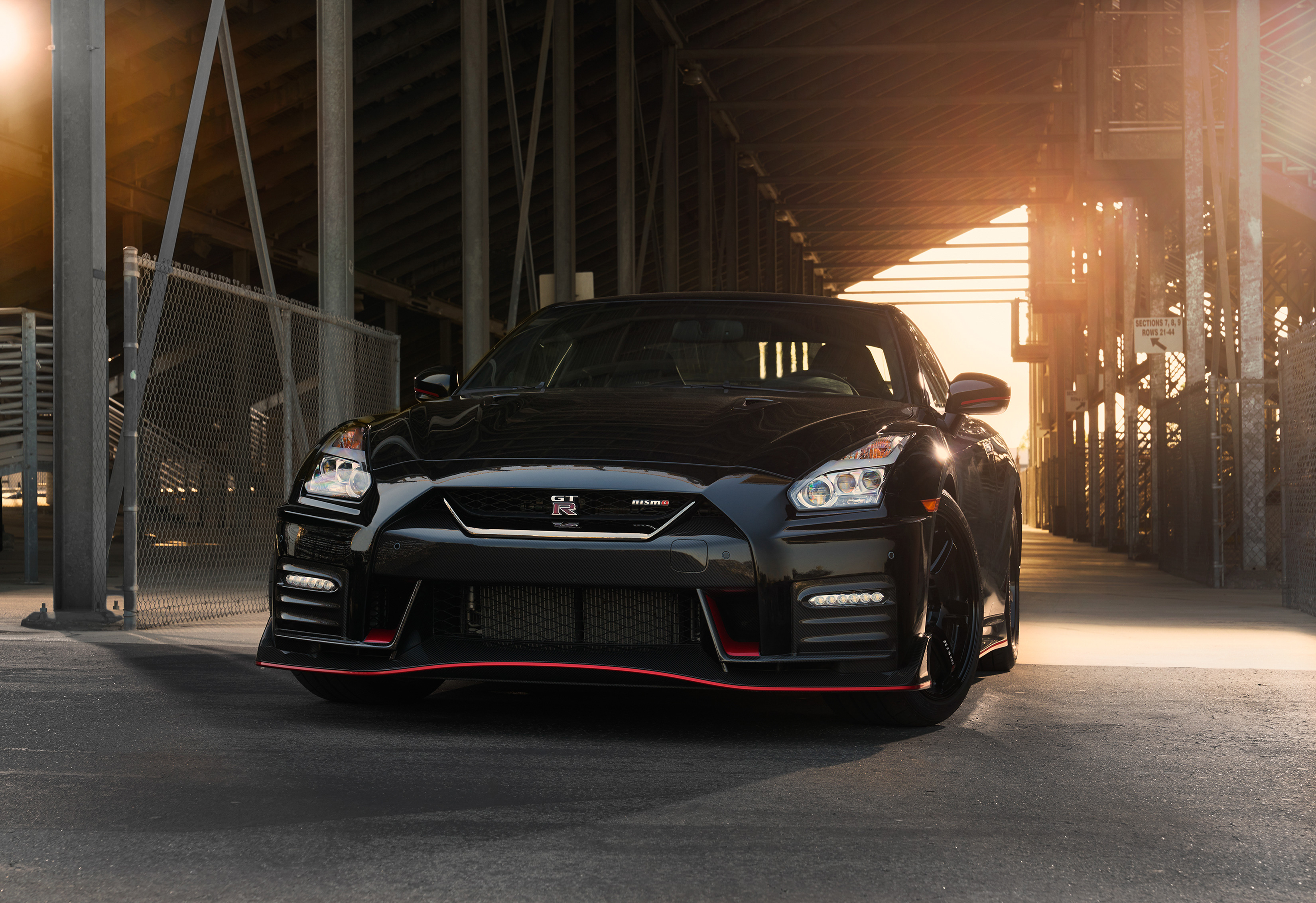 Free photo Black Nissan GTR in a big garage