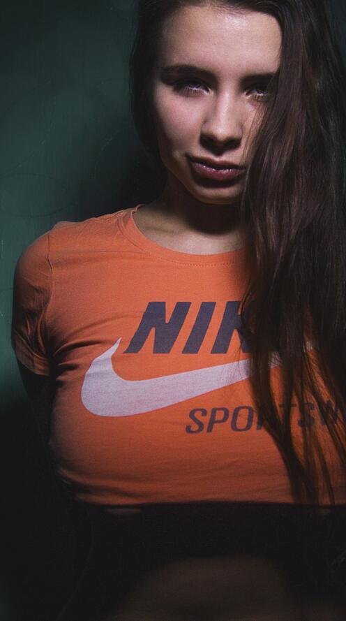 Qullar uchun BDSM vazifalari Katta kokraklar bilan qopol jinsiy aloqa