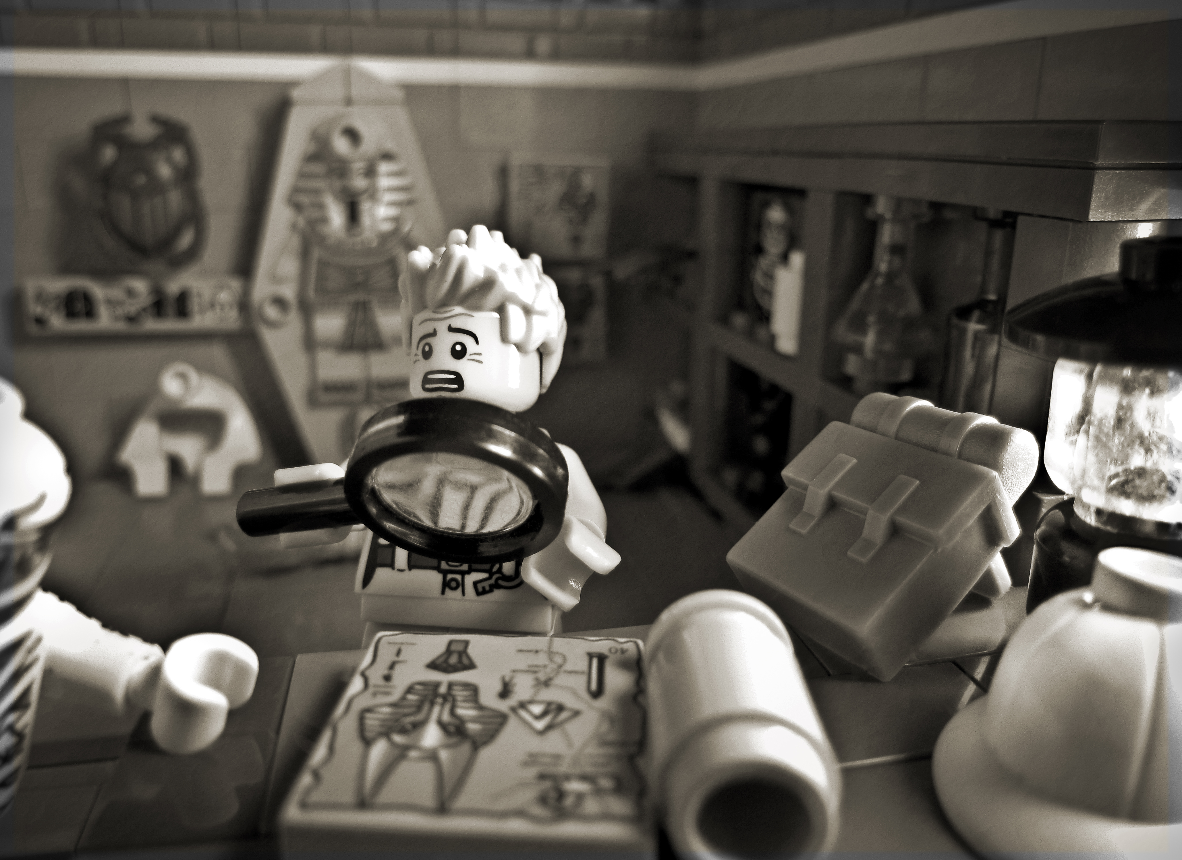 桌面上的壁纸白色 单铬 恐惧