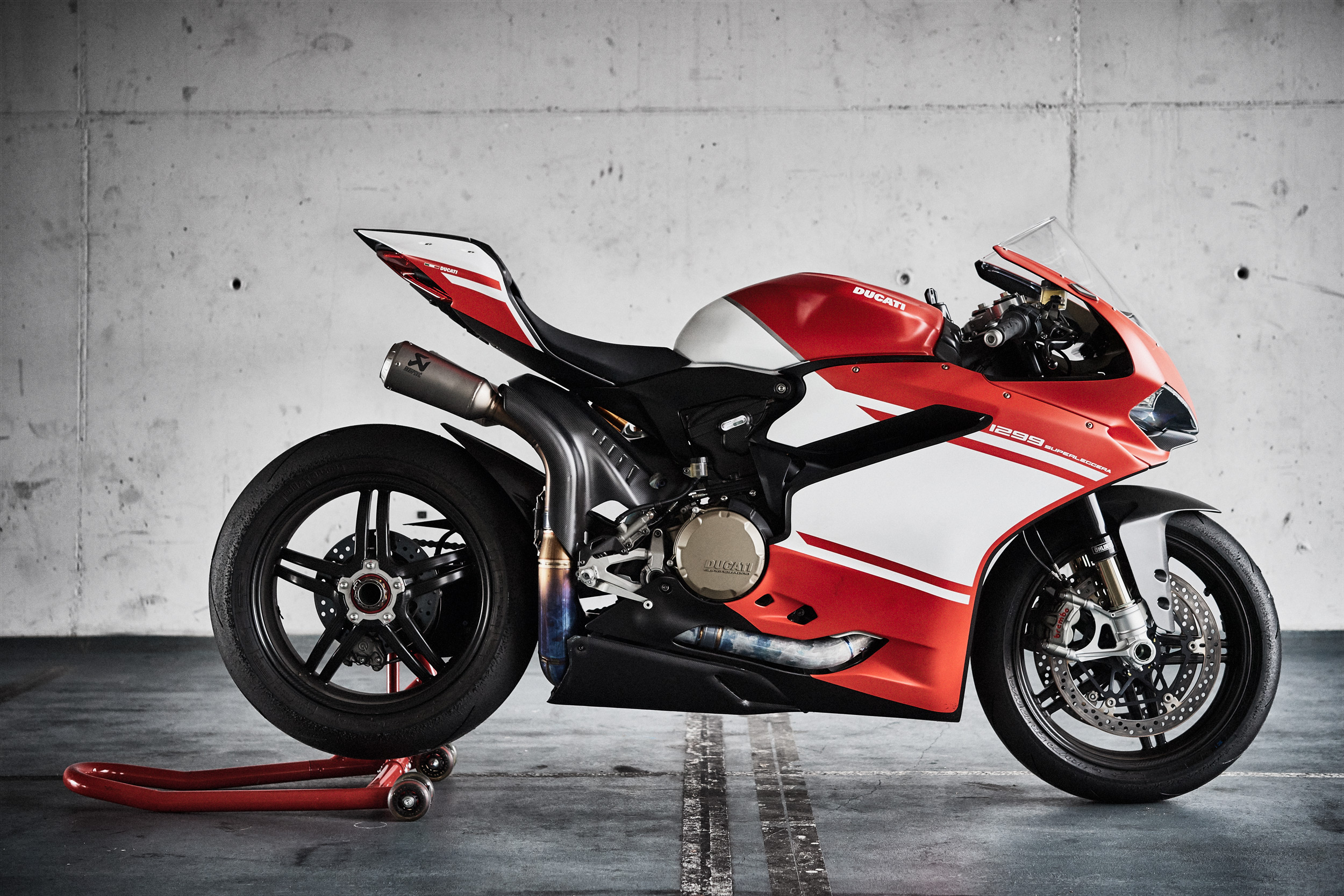 Free photo Ducati 1299 side view