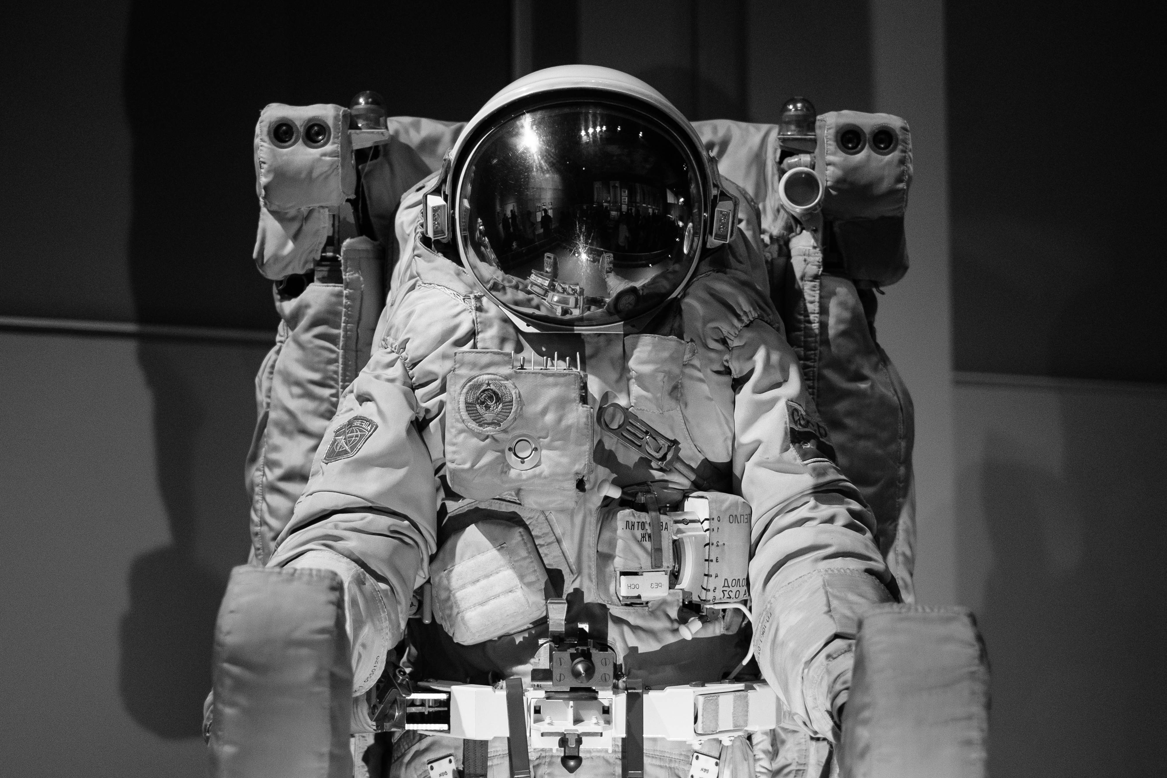 Wallpapers person black and white astronaut on the desktop