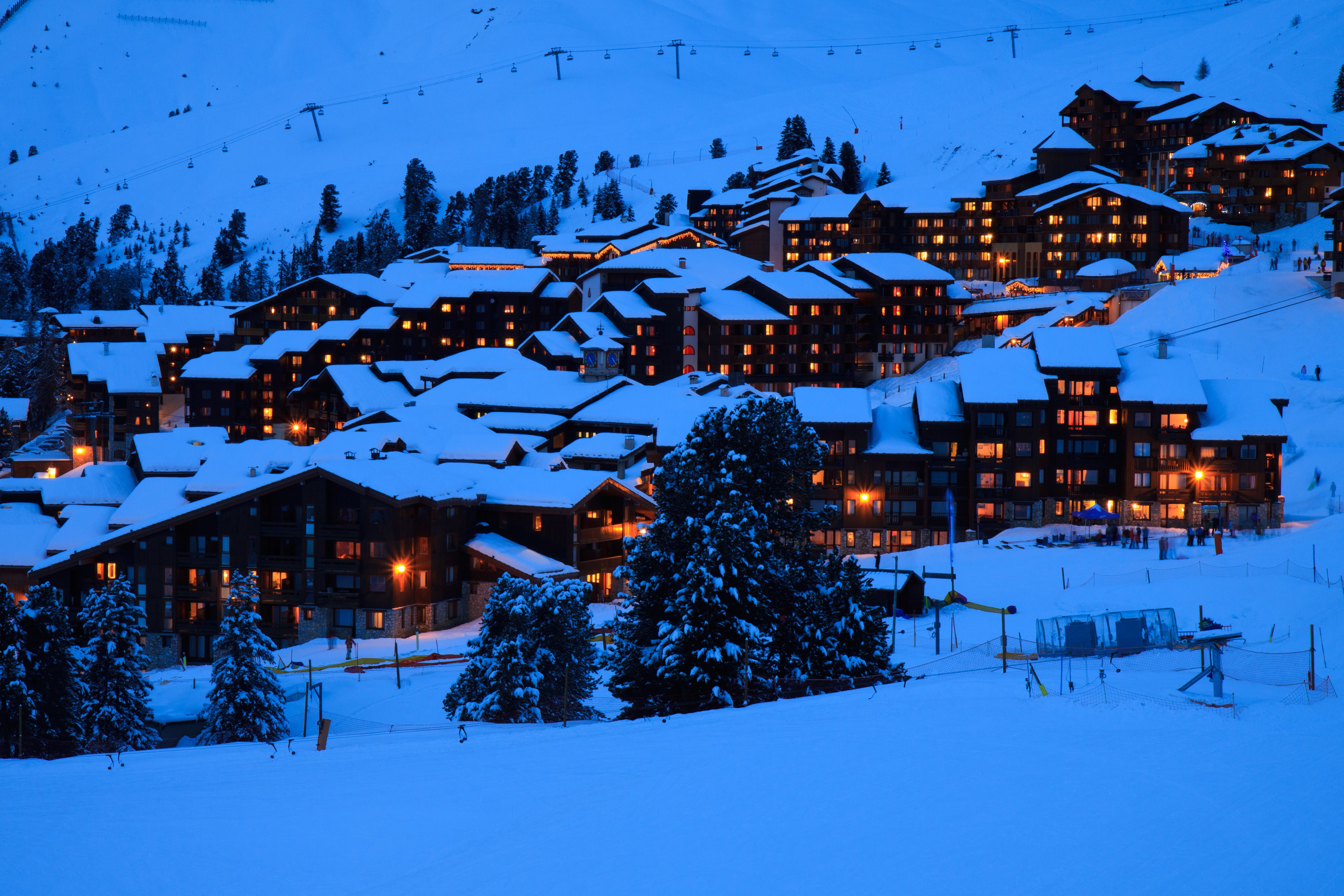 Free photo Snow village in the Alps in the evening