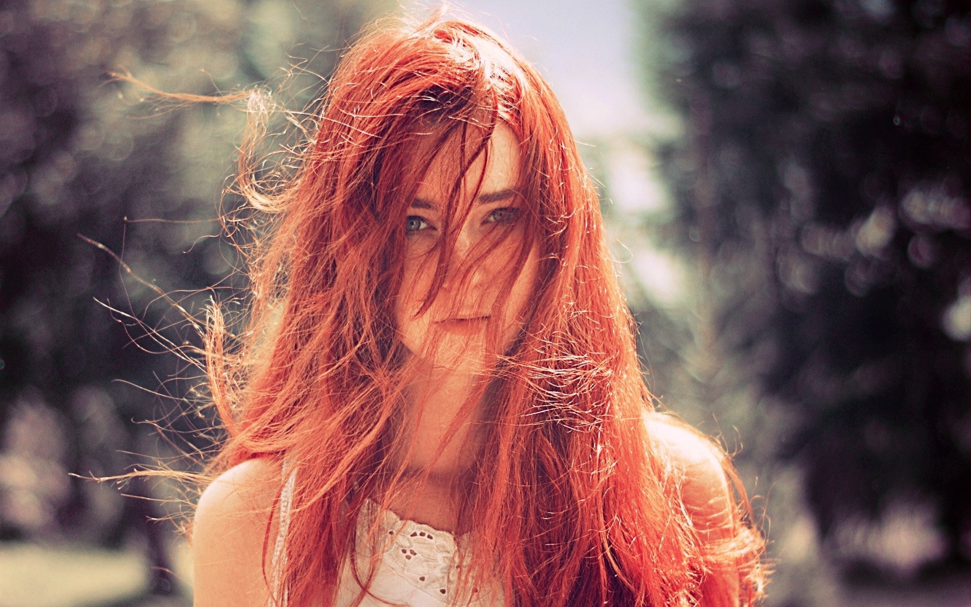 免费照片红头发的女孩与面部毛发