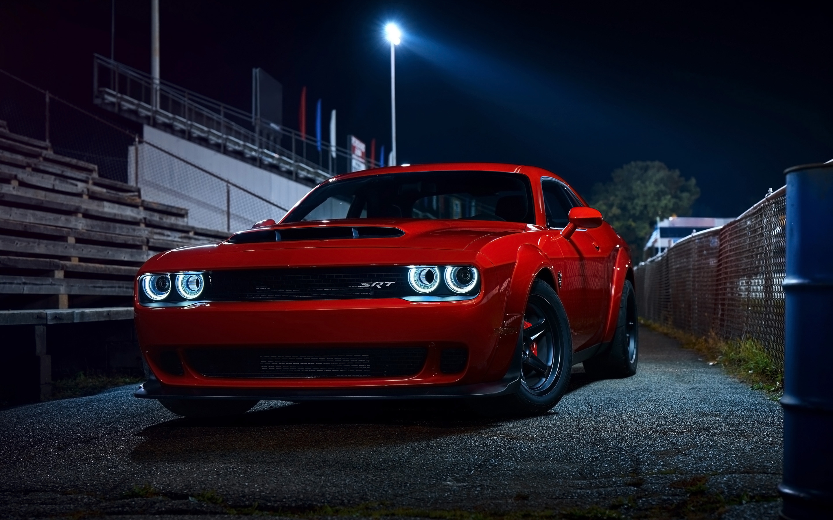 Обои обои dodge challenger sr 2018 красная машина передний план на рабочий стол