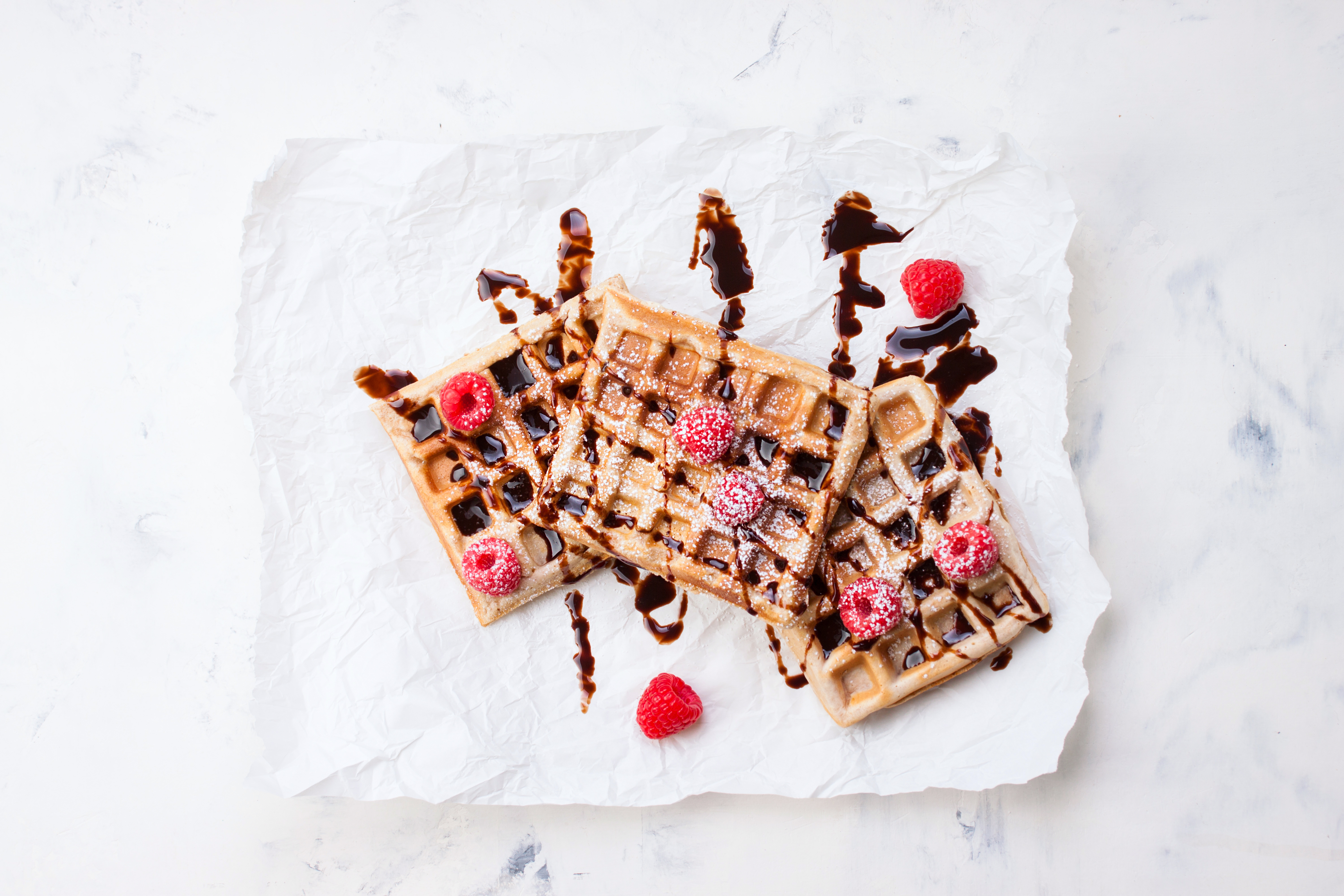 Wallpapers berries chocolate waffles on the desktop