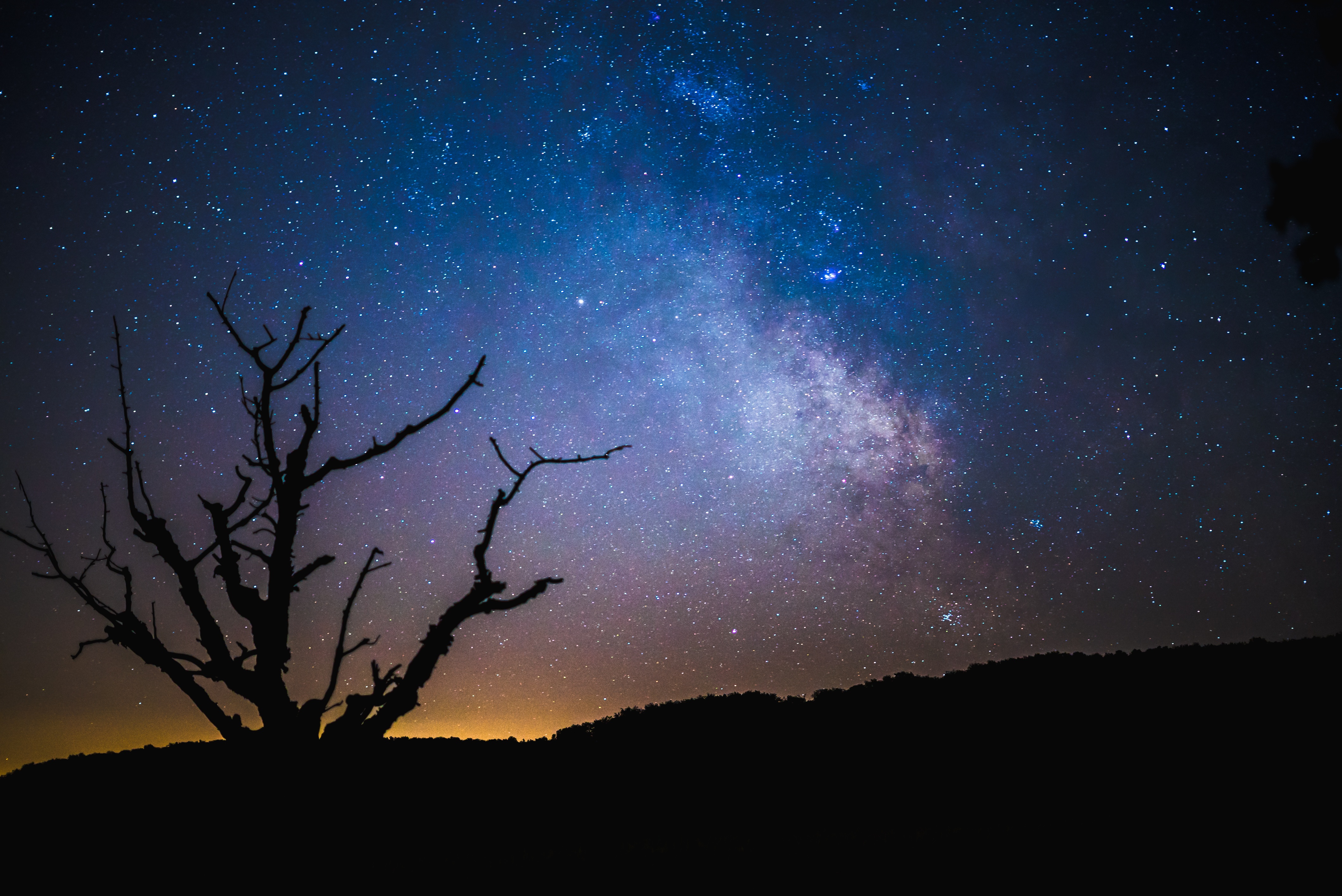 桌面上的壁纸星空 星系 牛奶状