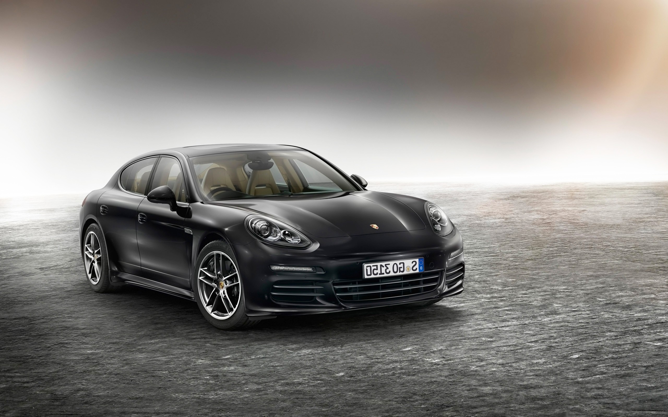 Обои Porsche вид спереди Porsche Panamera на рабочий стол