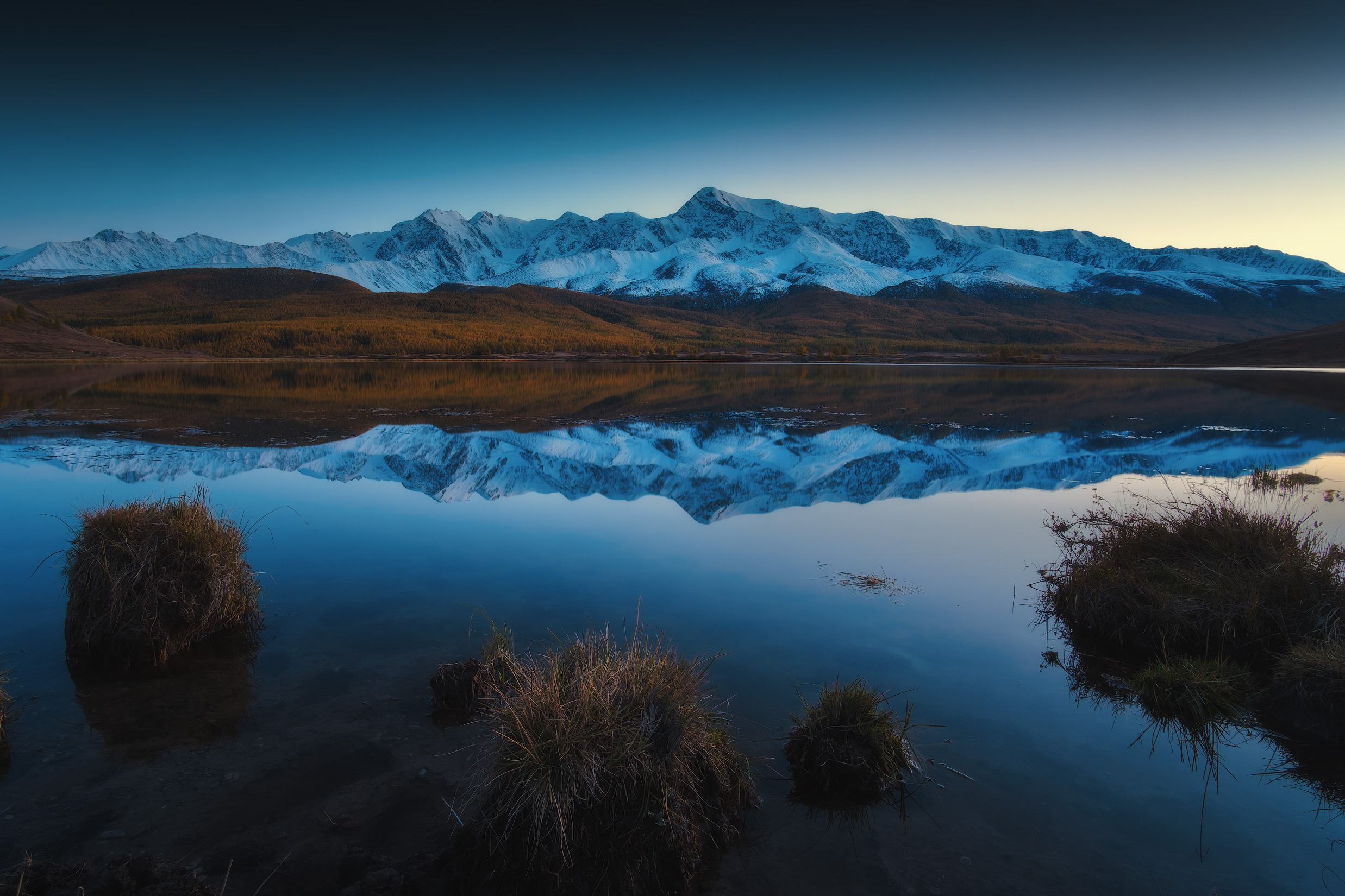 Dusk on Lake Dzhangyskol