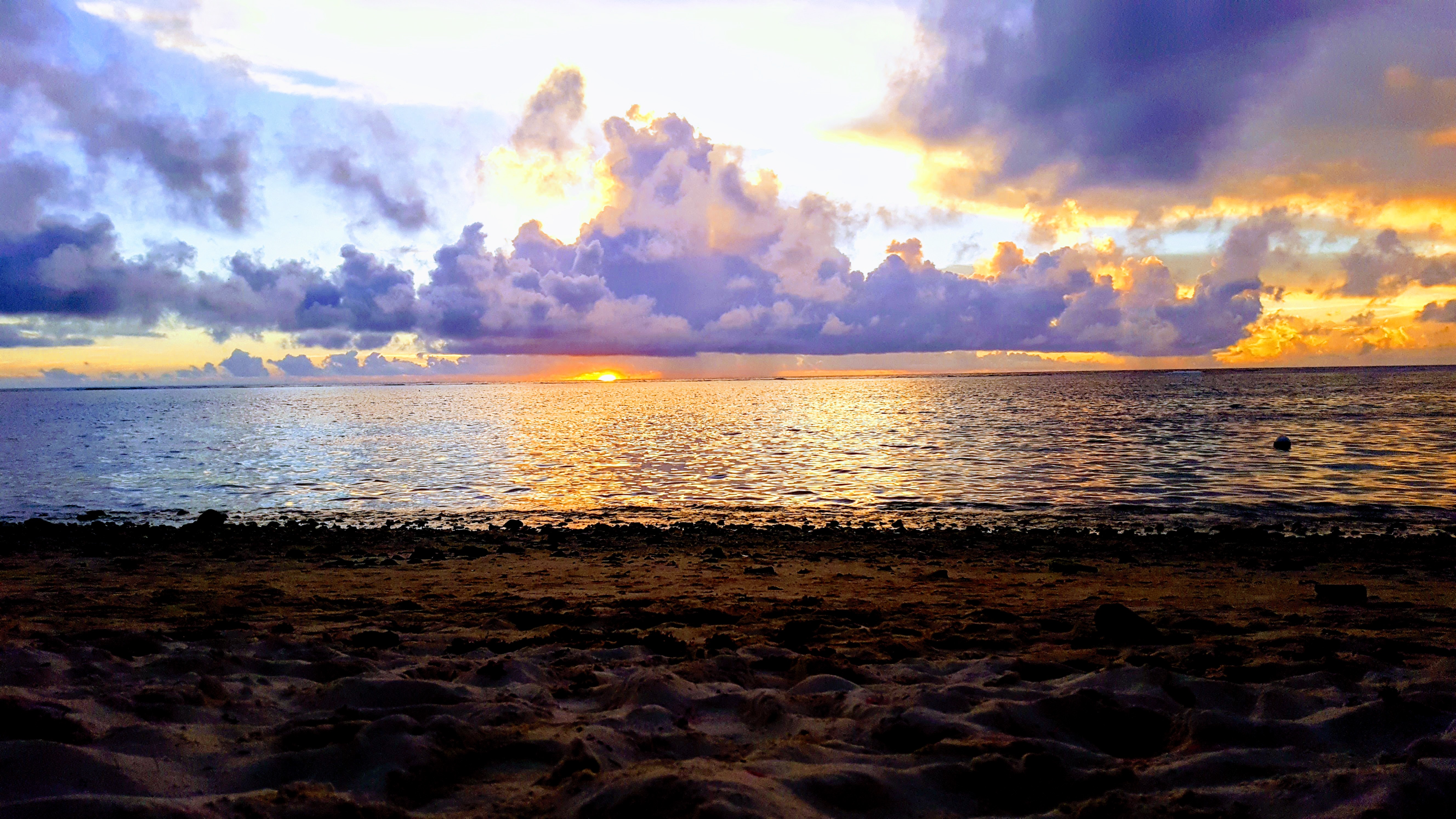 Free photo Tranquil sunset by the sea