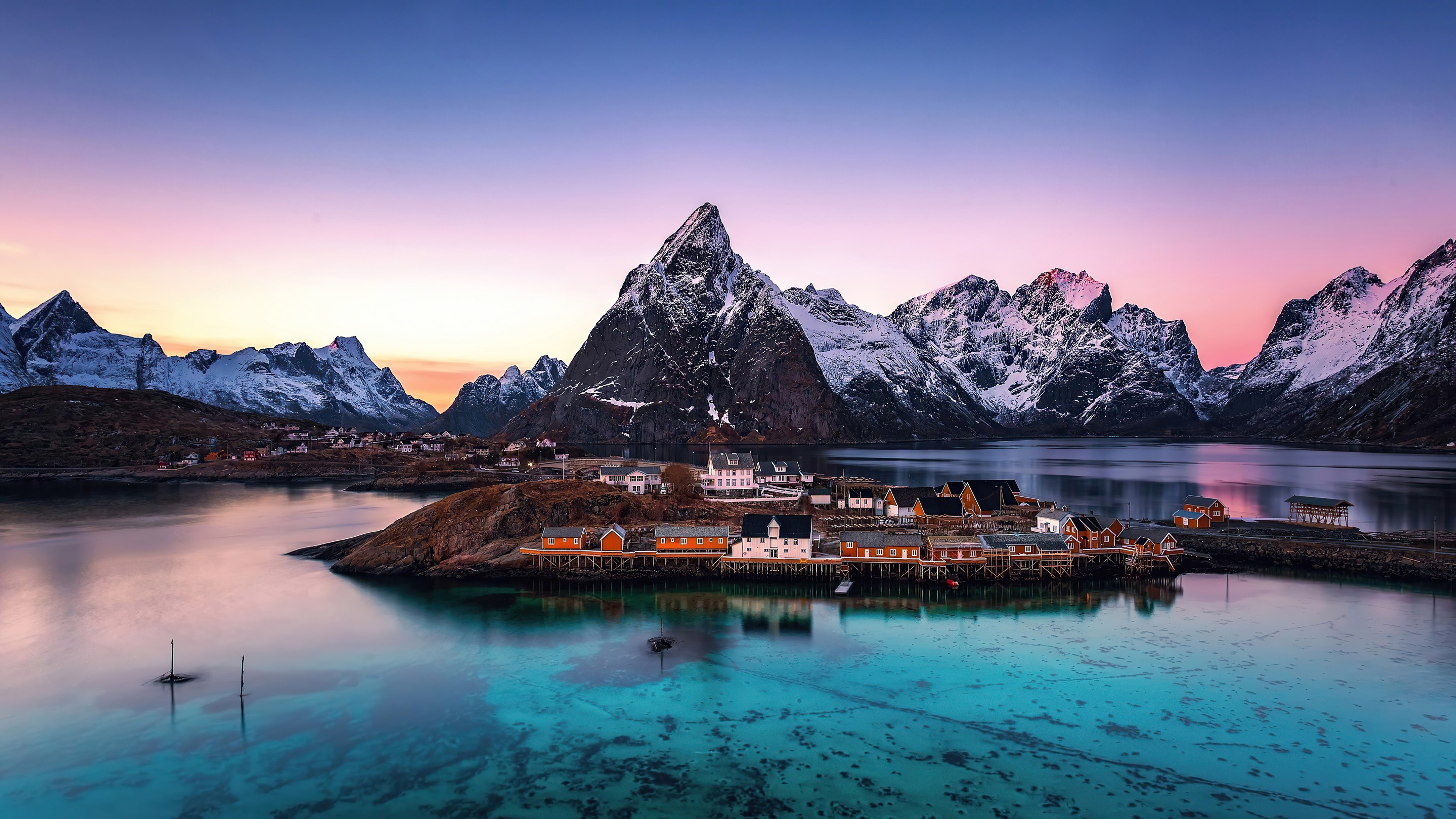 Free photo An island with houses in Norway