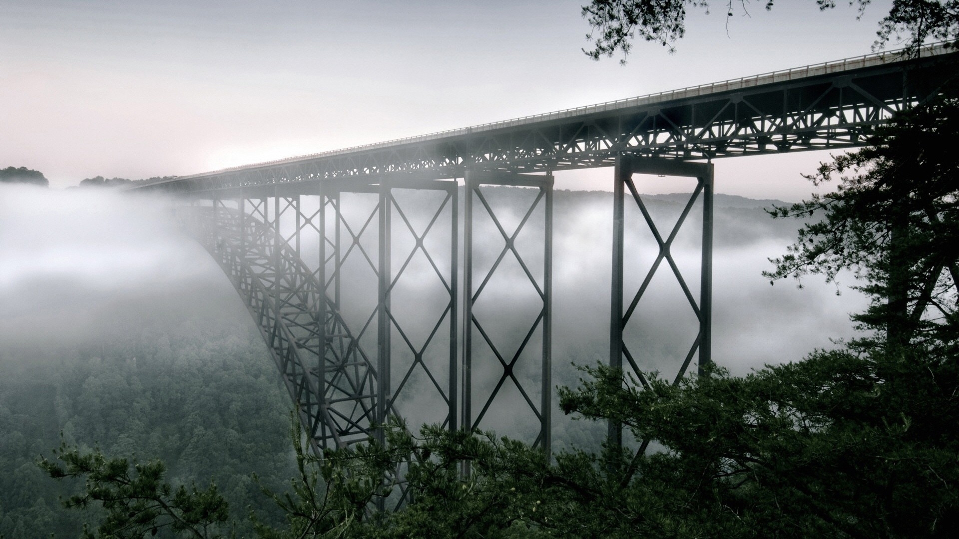 Free photo A large bridge over a ravine in western virginia.