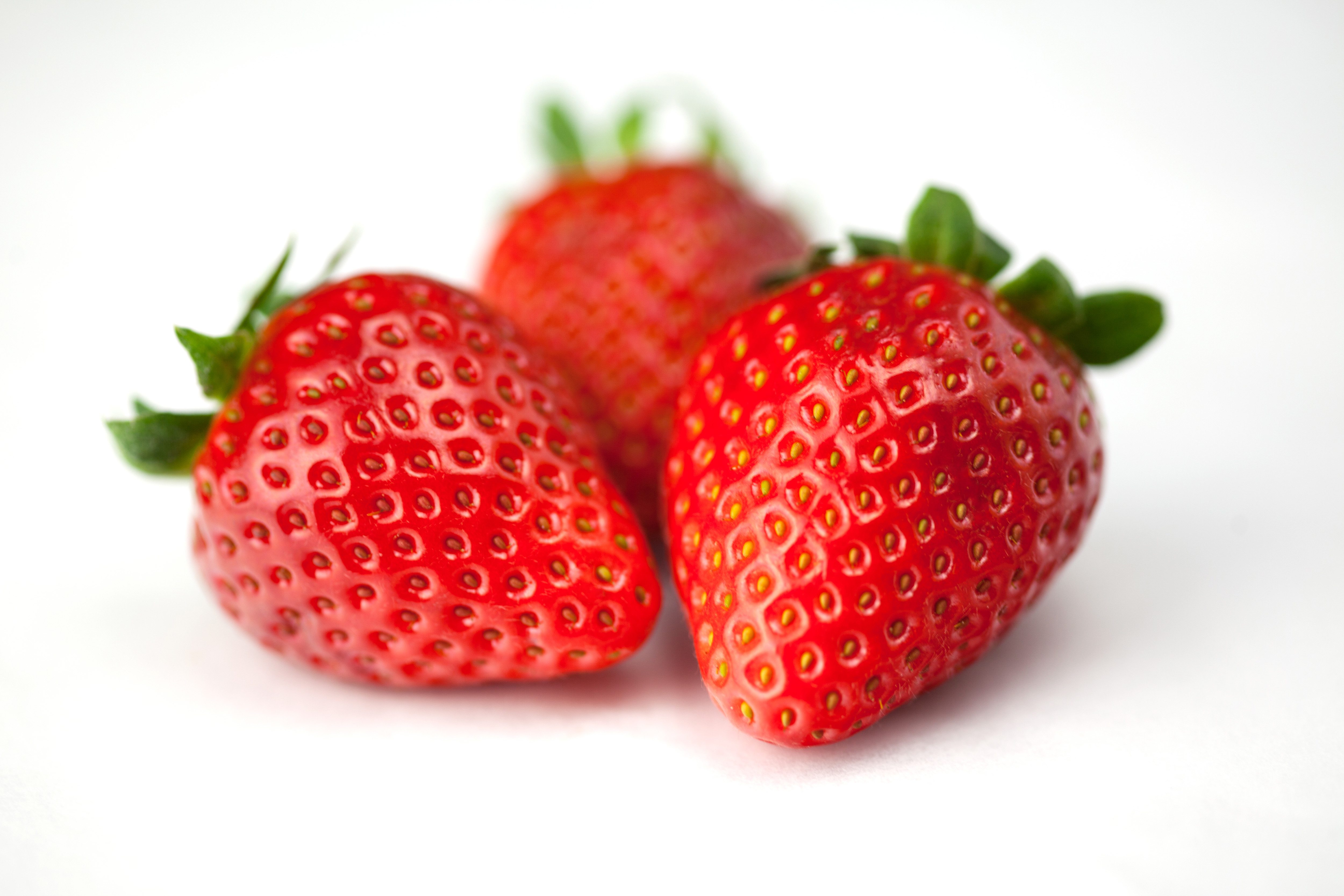 Free photo Red strawberry on a white background