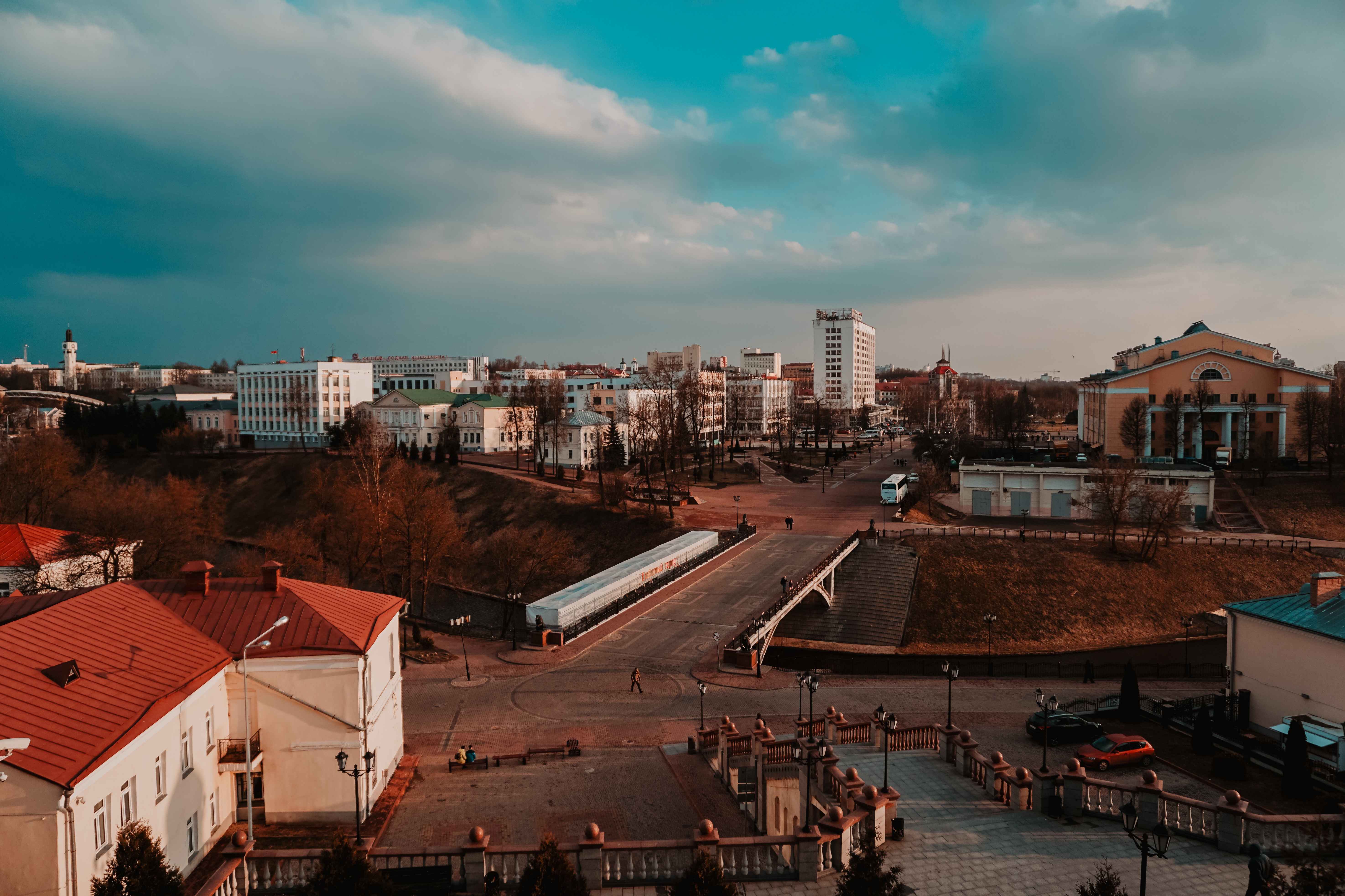 Обои обои здания облака городской на рабочий стол