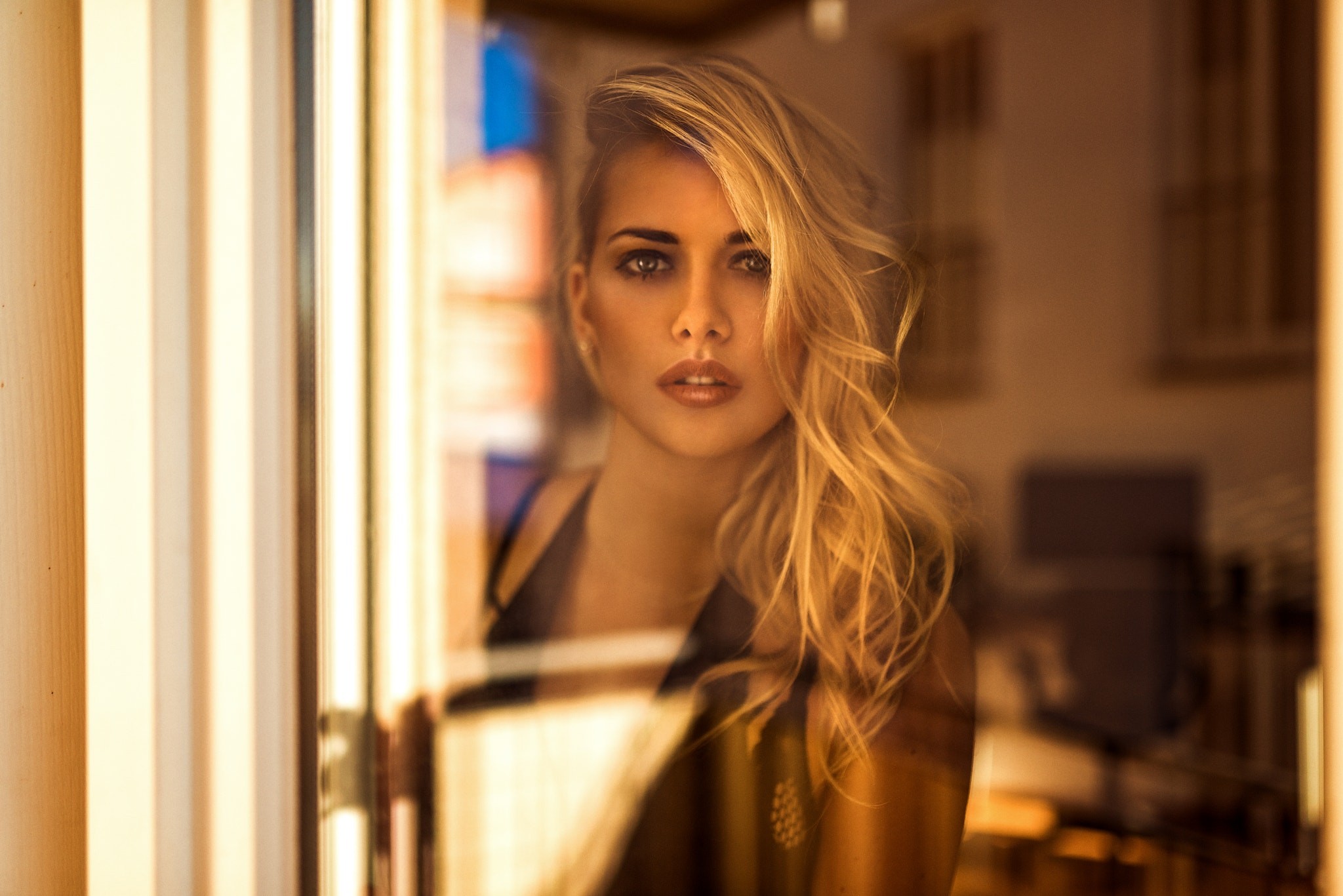 Wallpapers face women model on the desktop