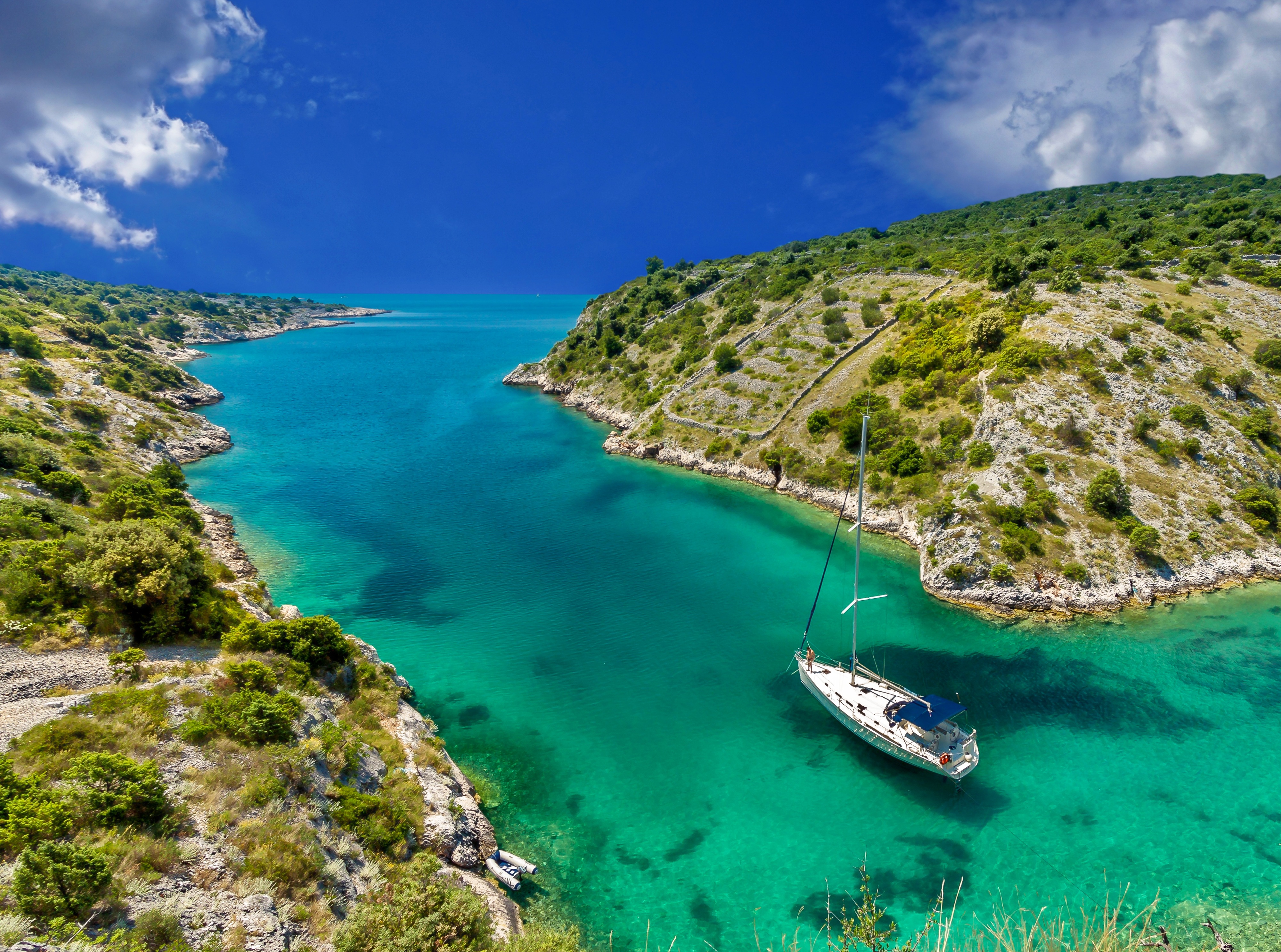 Wallpapers luxury board sailing islet on the desktop