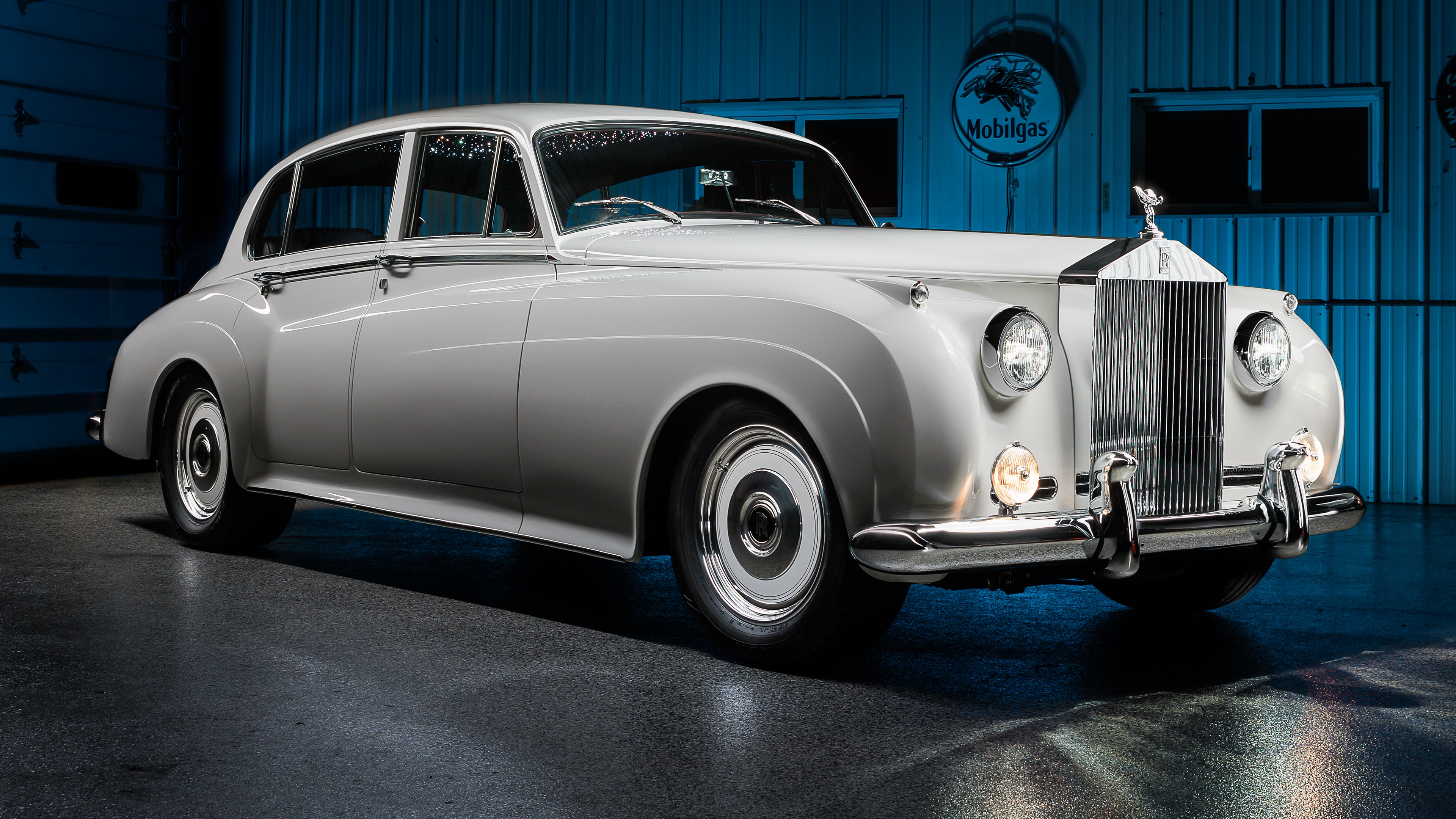 Free photo Rolls-Royce Silver Cloud II