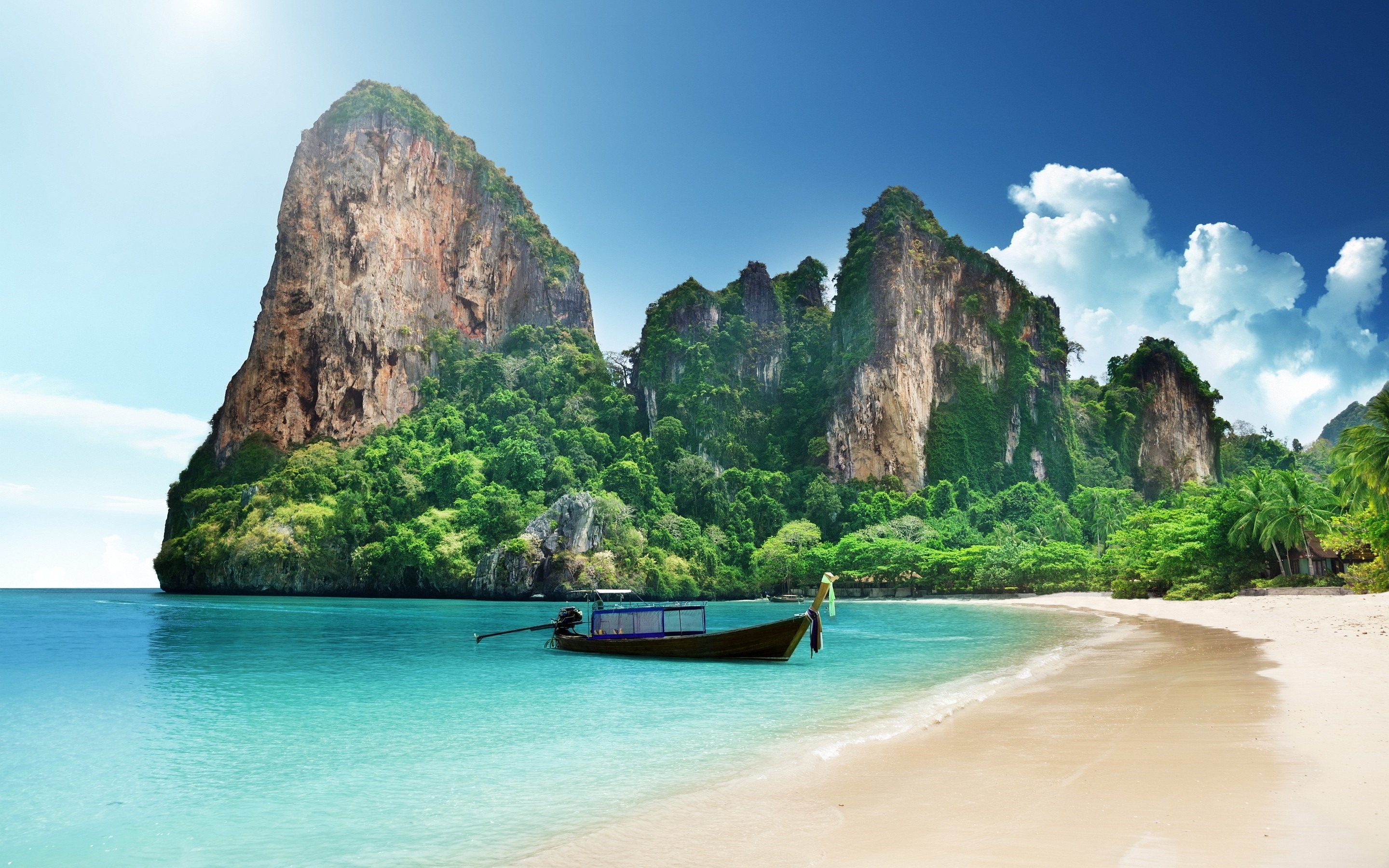 泰国的蓝水海滩