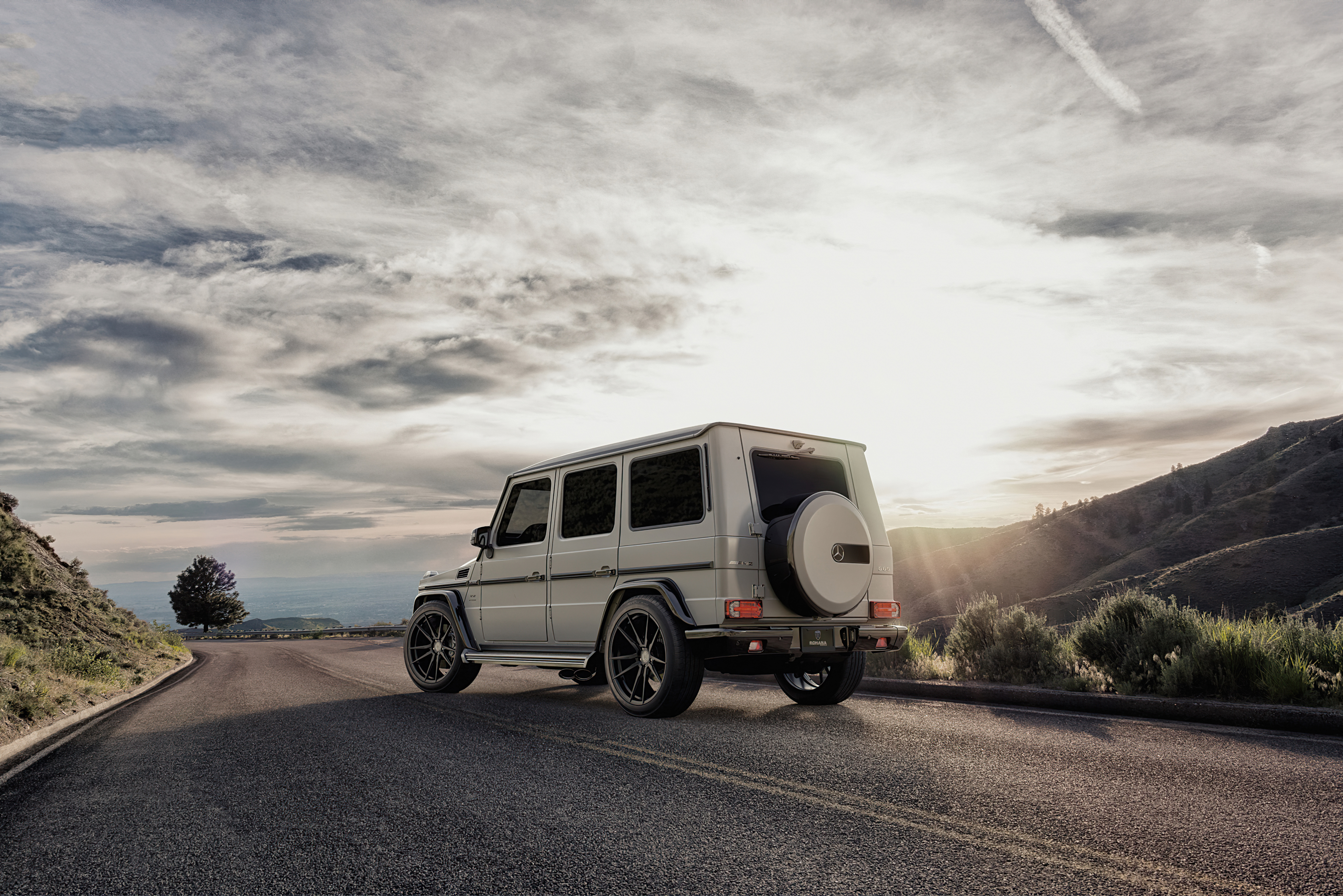 Обои Mercedes G Class вид сзади машины на рабочий стол