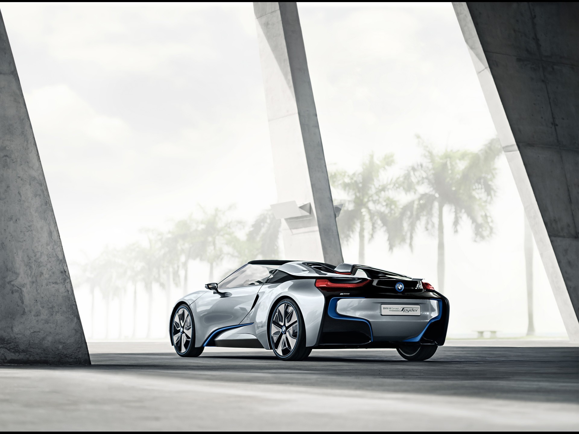 Free photo Silver BMW I8 rear view