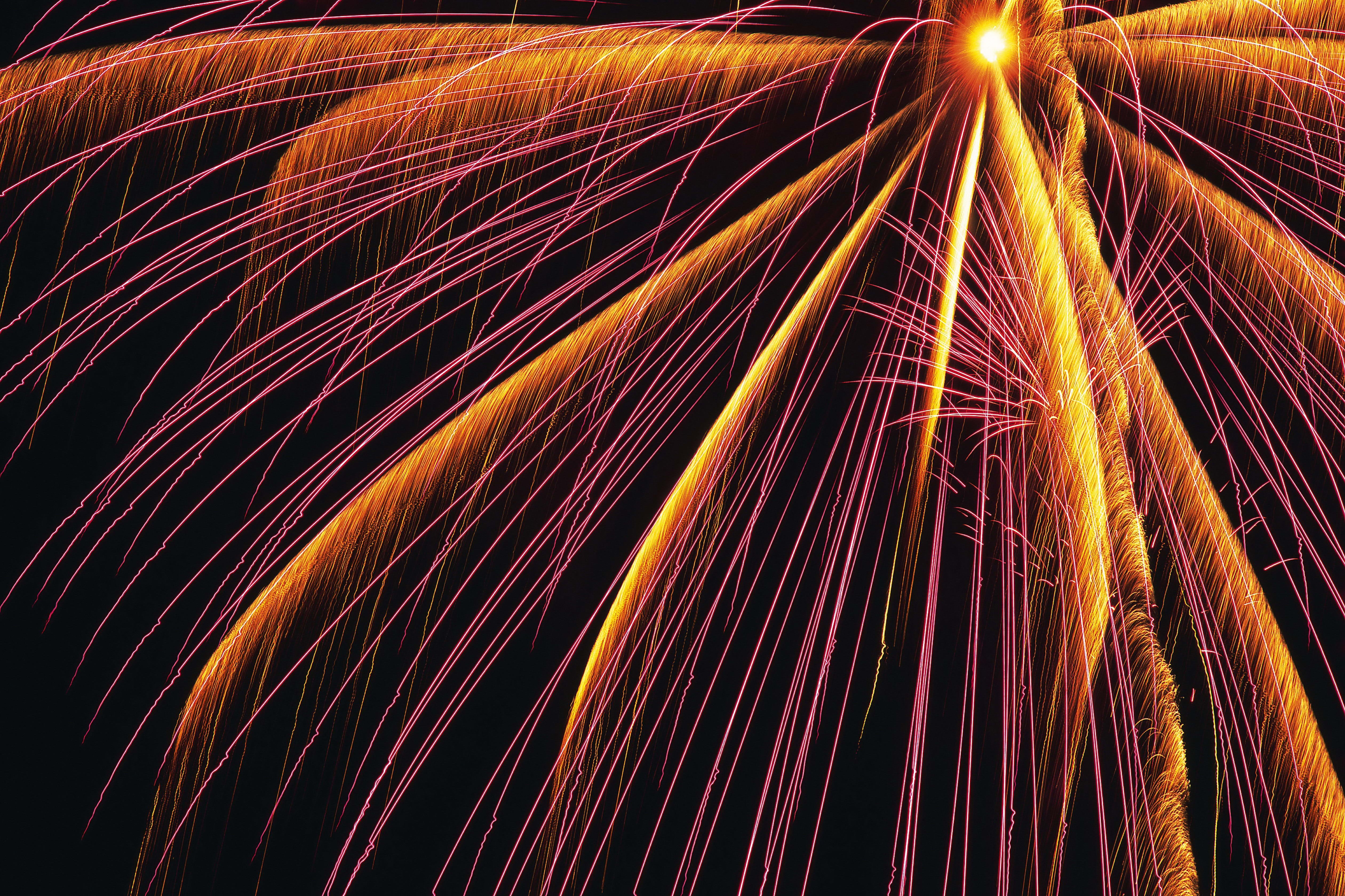 Обои огни фейерверк блеск на рабочий стол