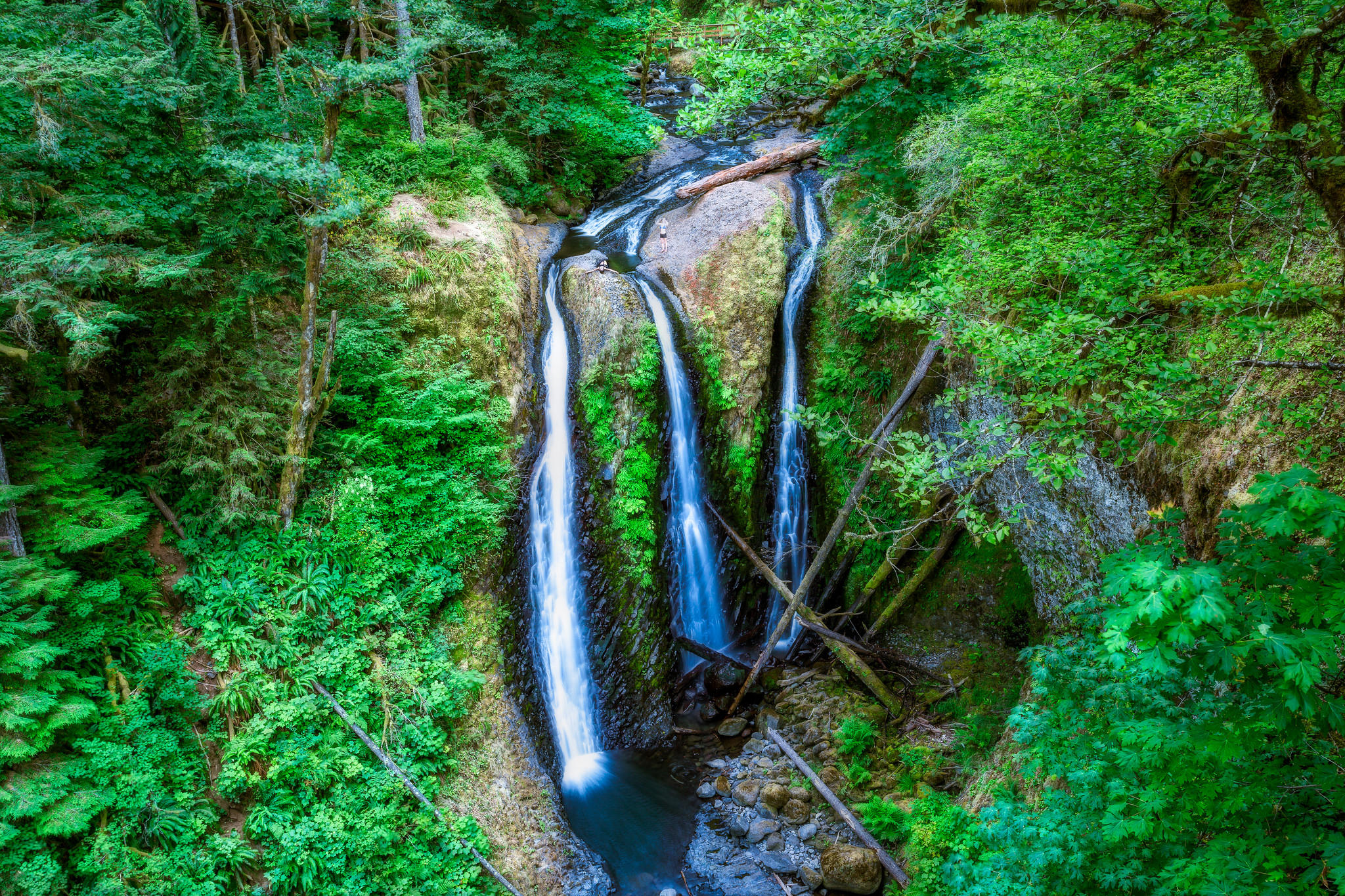 Обои Ущелье реки Колумбия Triple Falls Columbia River Gorge на рабочий стол