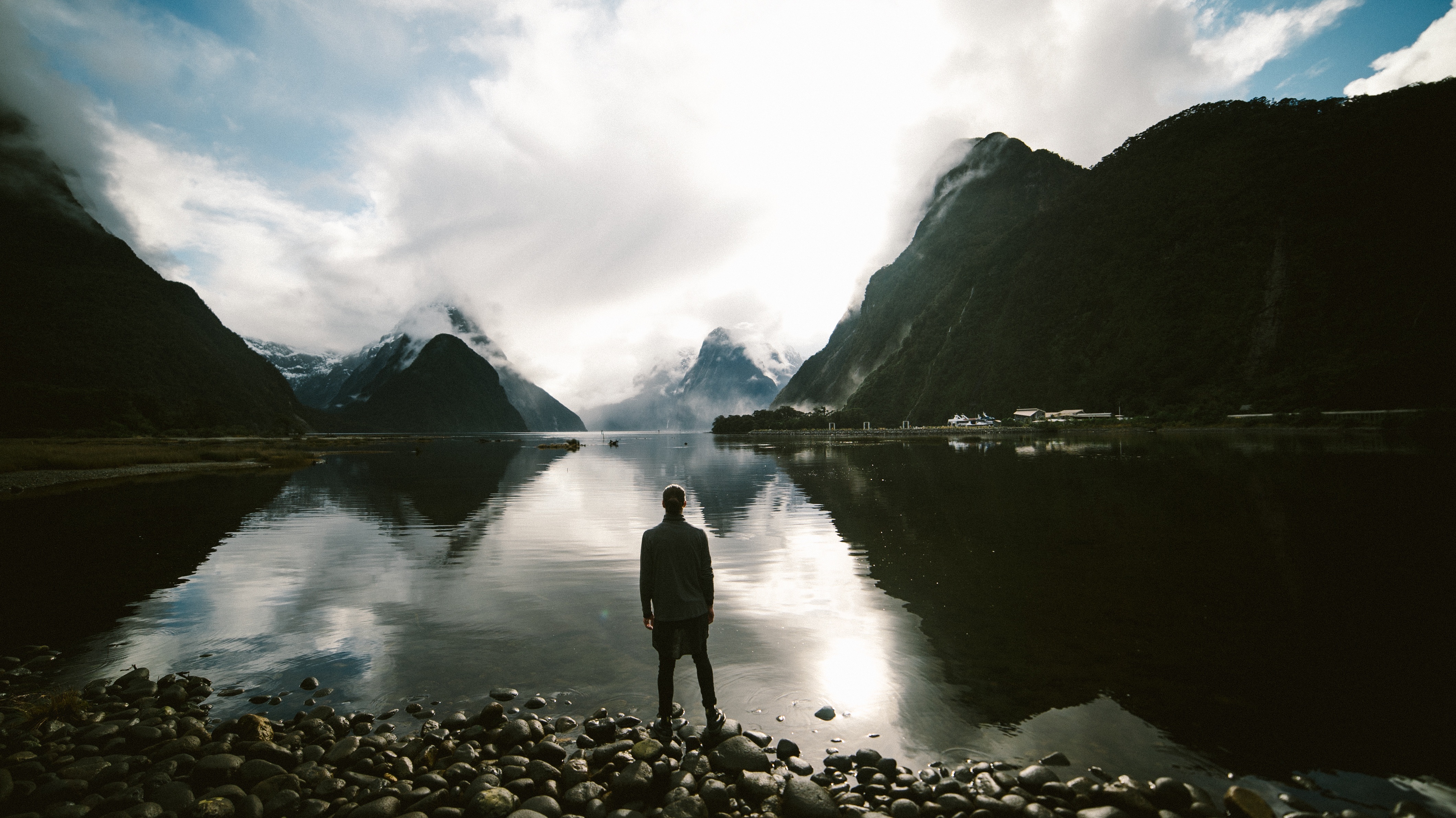 Wallpapers landscapes body of water mountainous landforms on the desktop