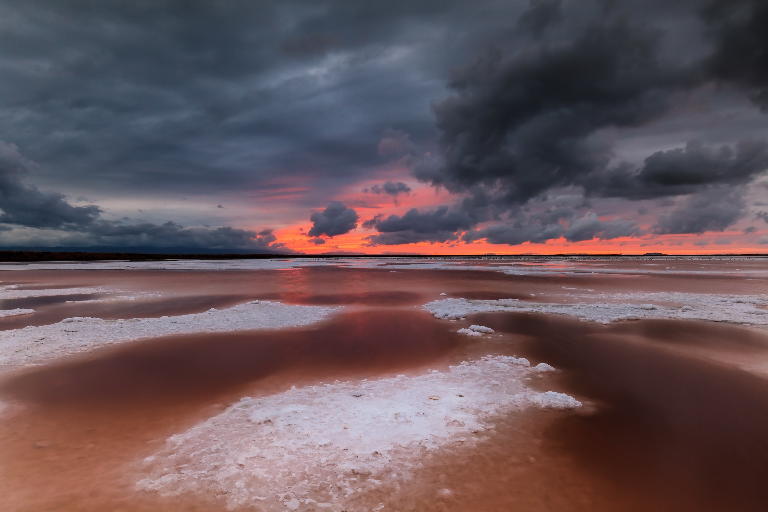 Free photo Sunset with dark clouds