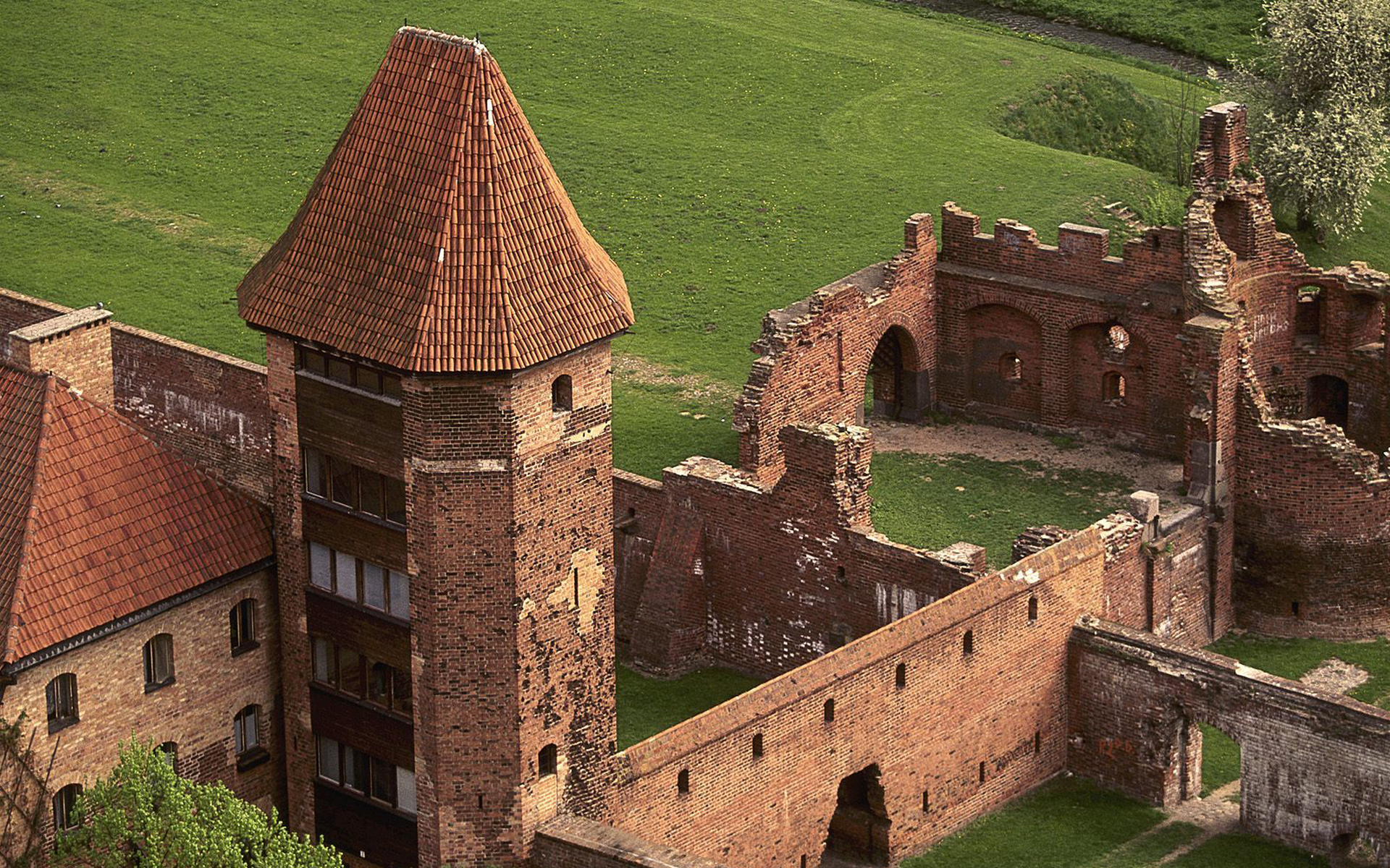 Wallpapers walls ruins tower on the desktop