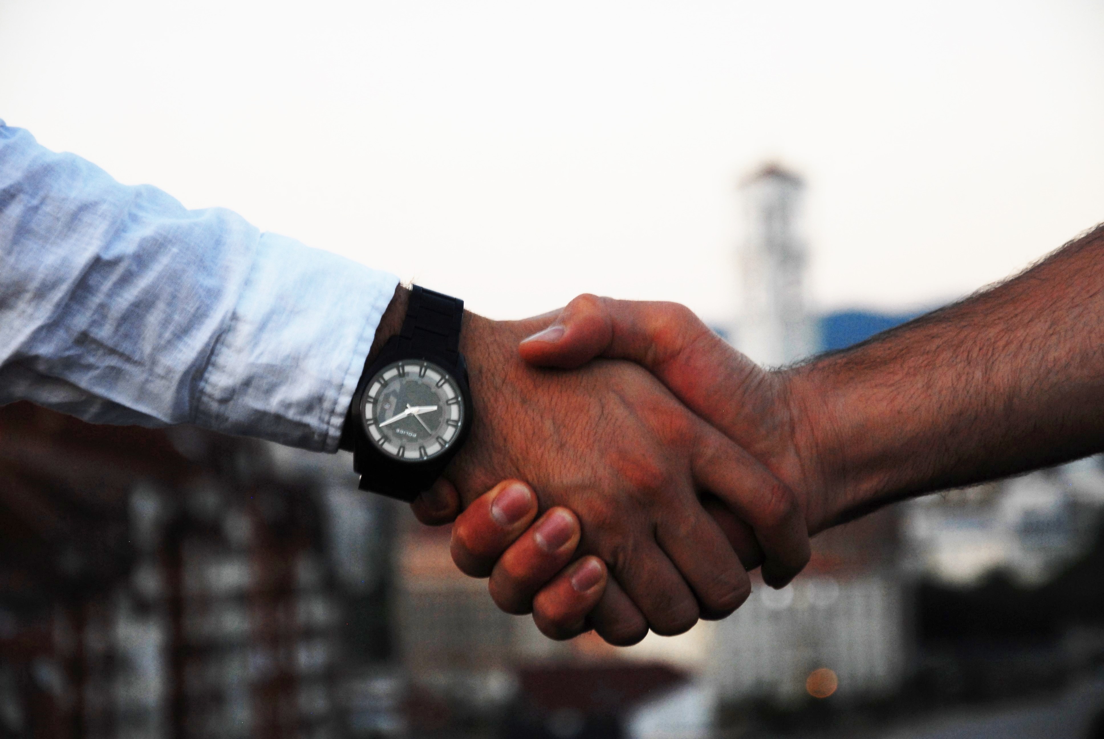 桌面上的壁纸手动 人 人品