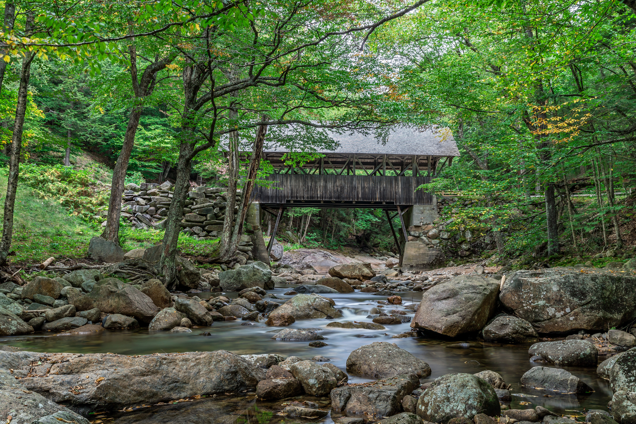 Обои Franconia Notch река мост на рабочий стол