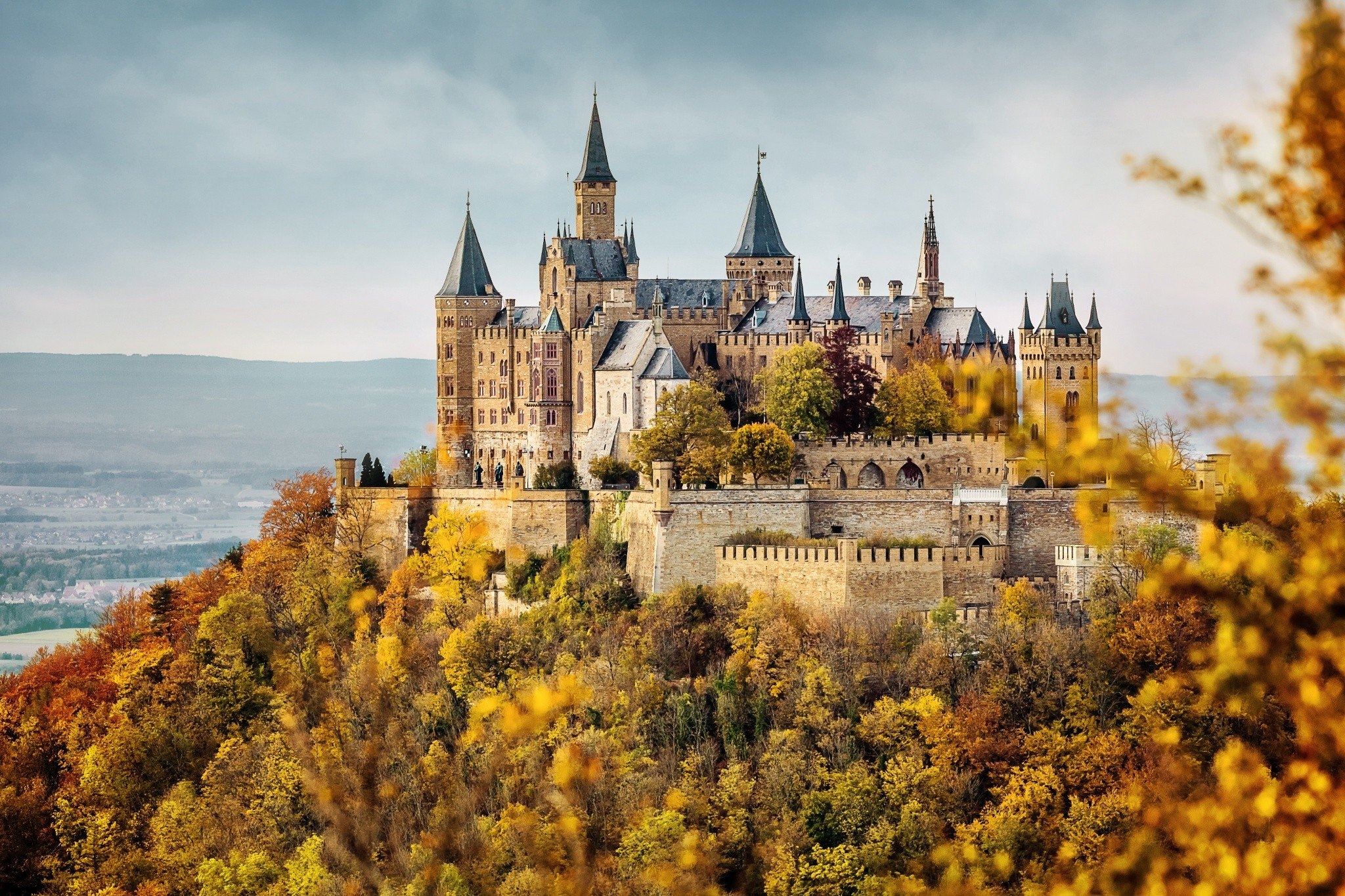 Free photo A large castle in the midst of the forest of Ozene